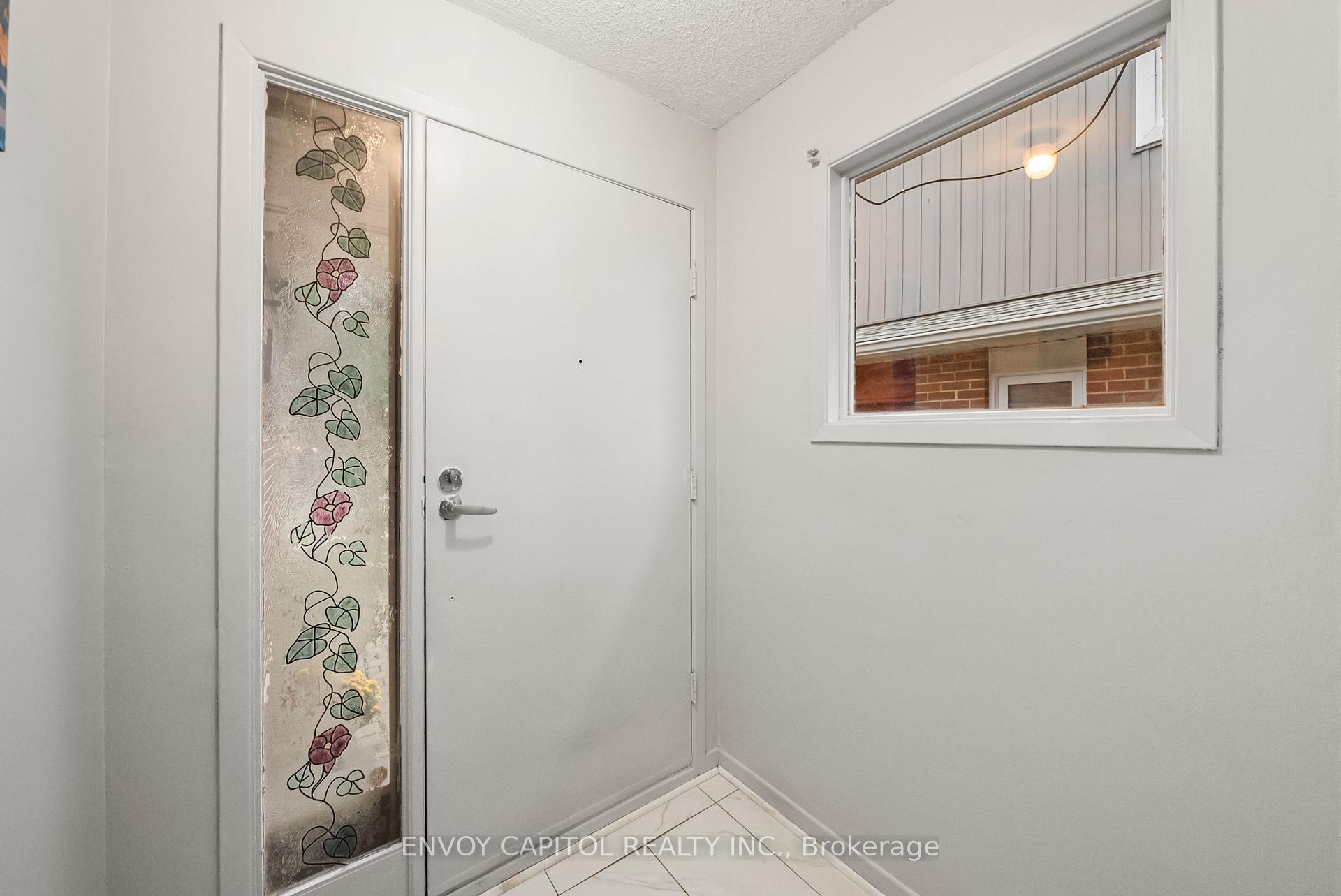 Photo 14 of 160 Fanshawe Drive, Brampton, Heart Lake West — HOMEH