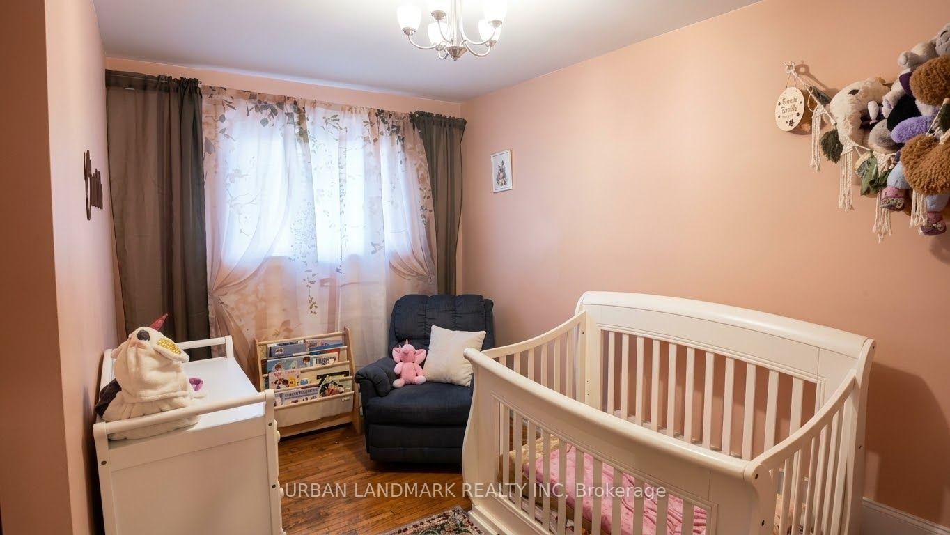 Photo 4 of 329 Durham Court, Oshawa, Vanier — HOMEH