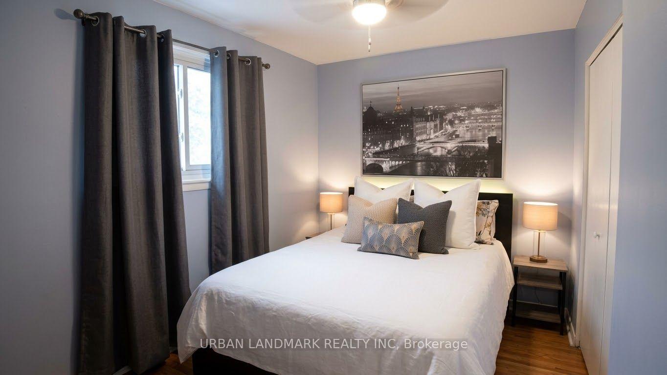 Photo 5 of 329 Durham Court, Oshawa, Vanier — HOMEH