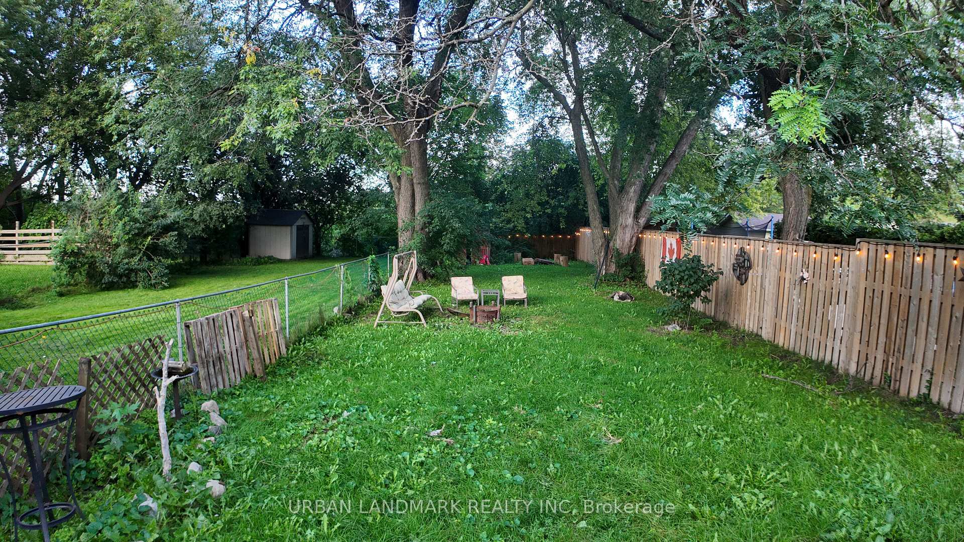 Photo 8 of 329 Durham Court, Oshawa, Vanier — HOMEH