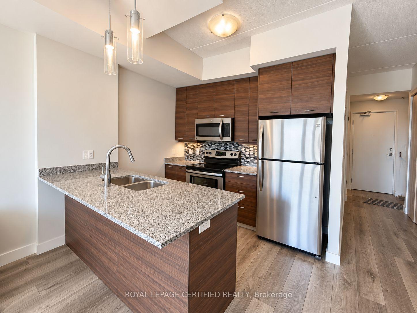Photo 4 of Unit 1001, 318 Spruce Street S, Waterloo, Downtown Waterloo — HOMEH