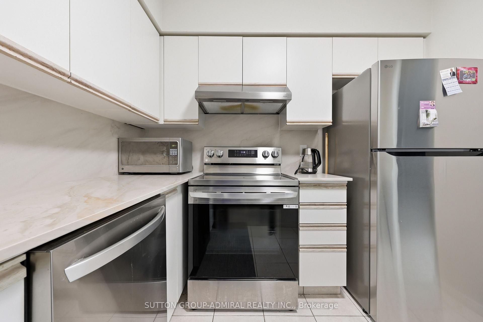 Photo 5 of Unit 211, 81 Townsgate Drive, Vaughan, Crestwood-Springfarm-Yorkhill — HOMEH