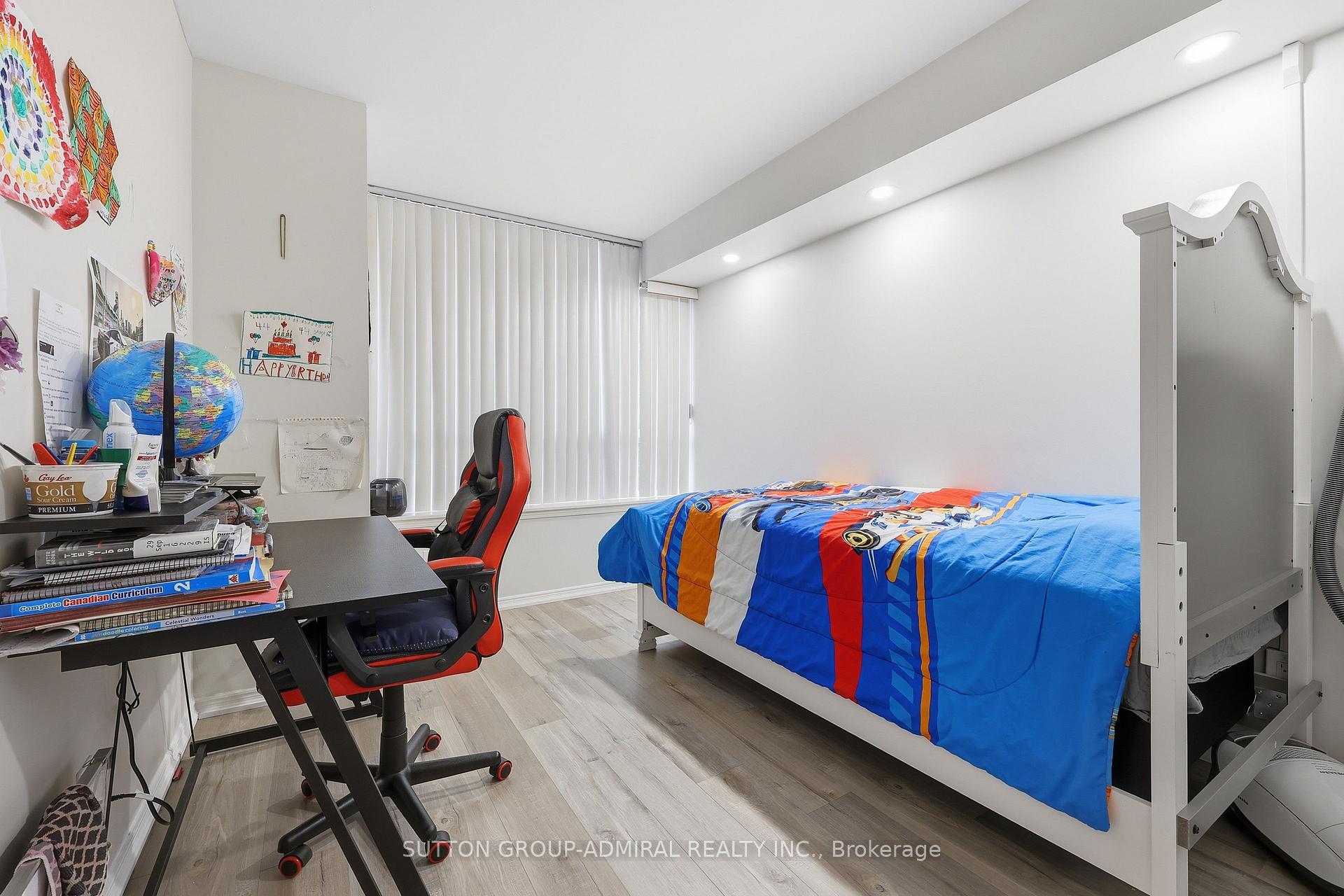 Photo 7 of Unit 211, 81 Townsgate Drive, Vaughan, Crestwood-Springfarm-Yorkhill — HOMEH