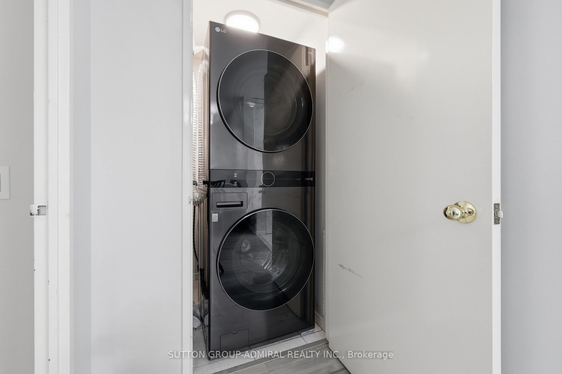 Photo 10 of Unit 211, 81 Townsgate Drive, Vaughan, Crestwood-Springfarm-Yorkhill — HOMEH