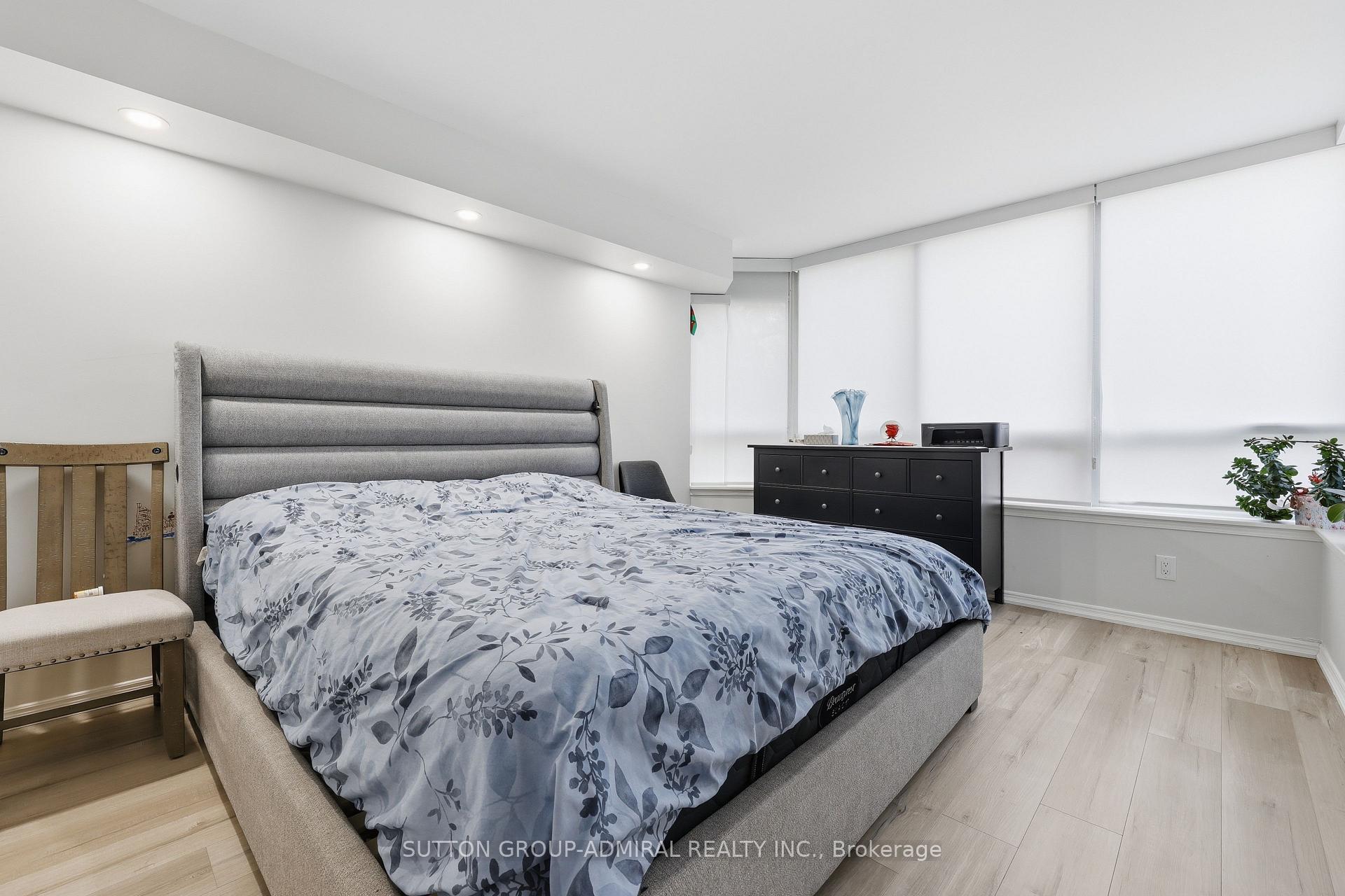 Photo 11 of Unit 211, 81 Townsgate Drive, Vaughan, Crestwood-Springfarm-Yorkhill — HOMEH