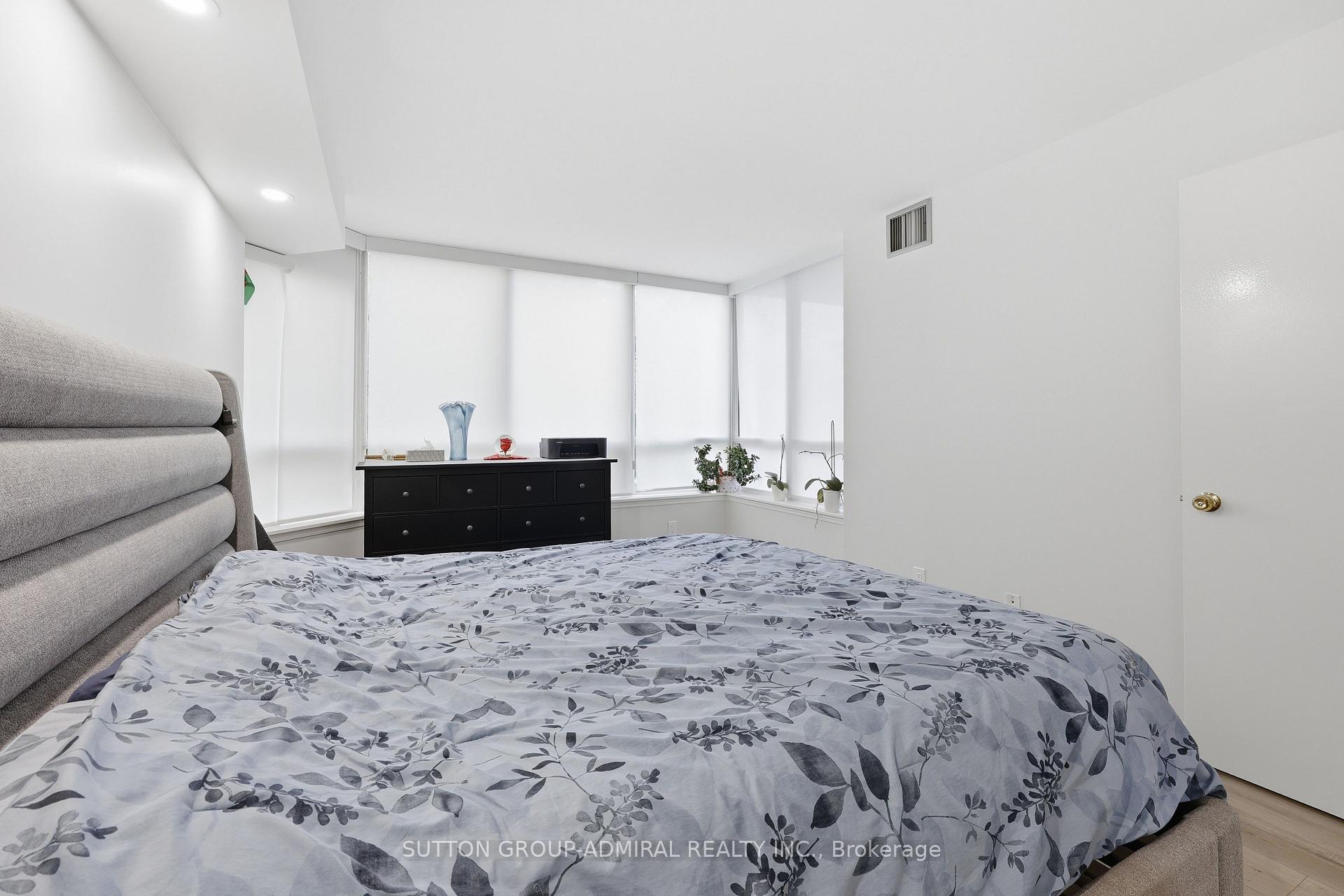 Photo 14 of Unit 211, 81 Townsgate Drive, Vaughan, Crestwood-Springfarm-Yorkhill — HOMEH