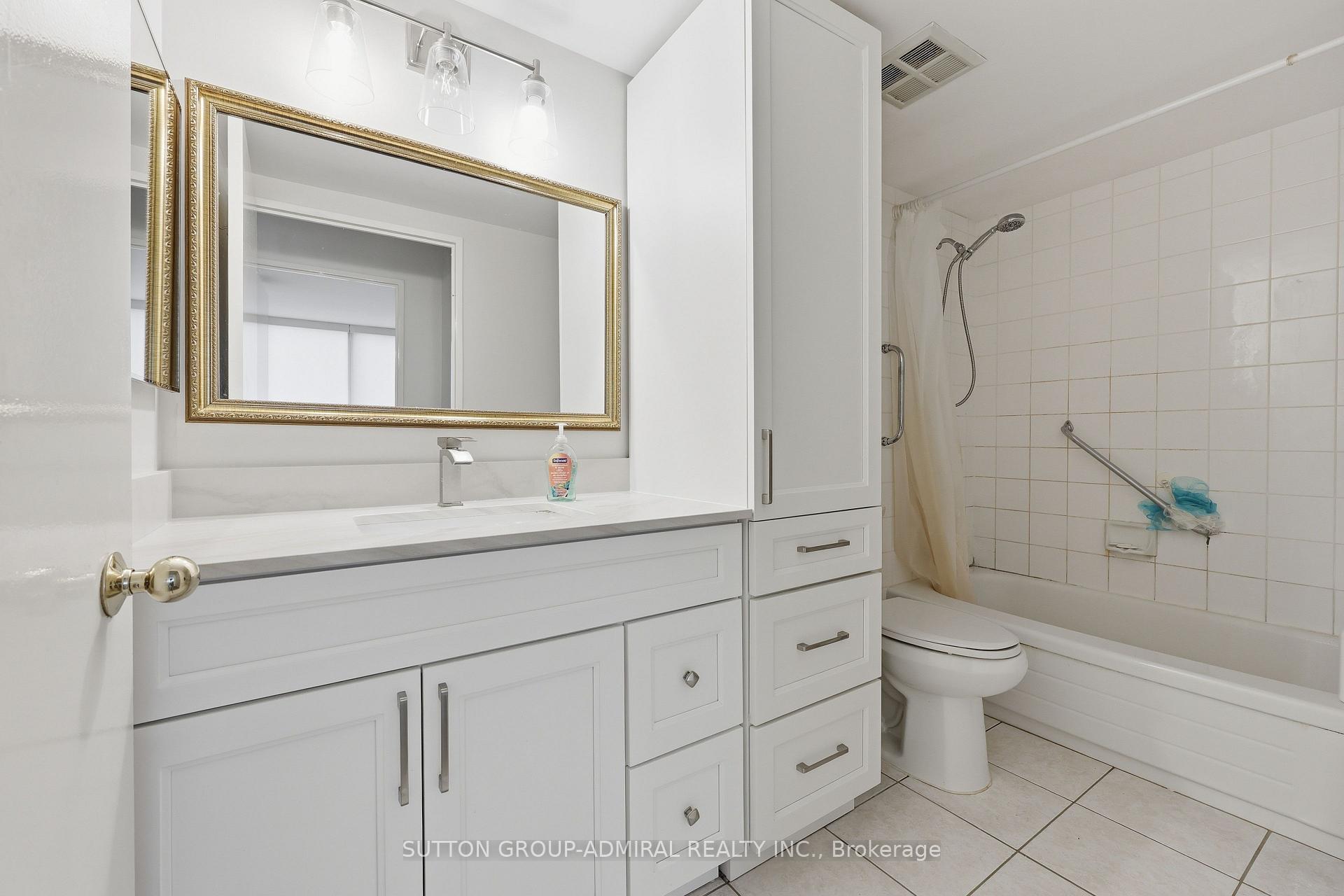 Photo 15 of Unit 211, 81 Townsgate Drive, Vaughan, Crestwood-Springfarm-Yorkhill — HOMEH