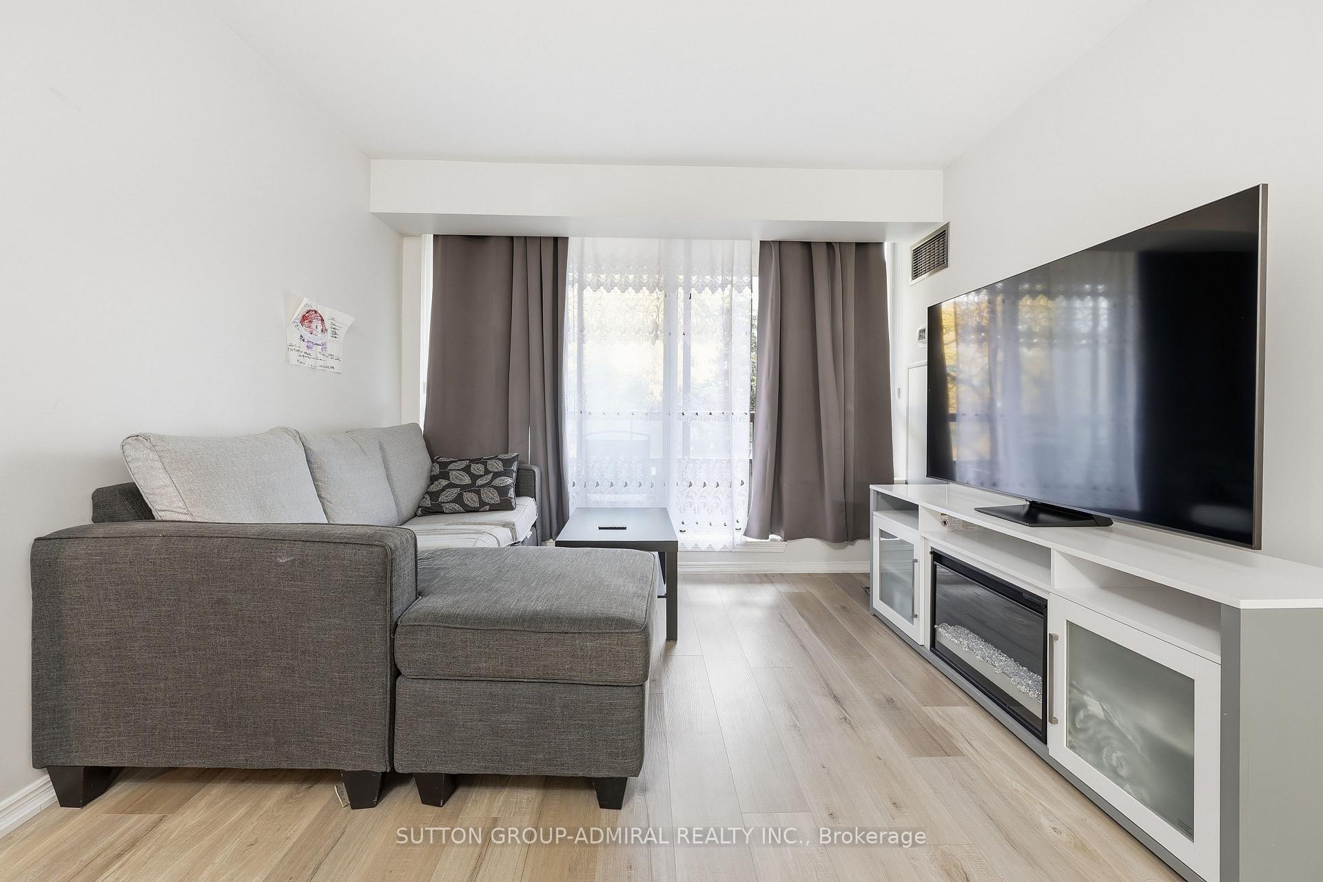 Photo 17 of Unit 211, 81 Townsgate Drive, Vaughan, Crestwood-Springfarm-Yorkhill — HOMEH