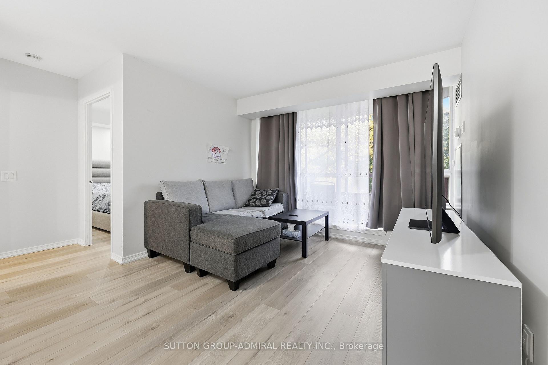 Photo 18 of Unit 211, 81 Townsgate Drive, Vaughan, Crestwood-Springfarm-Yorkhill — HOMEH