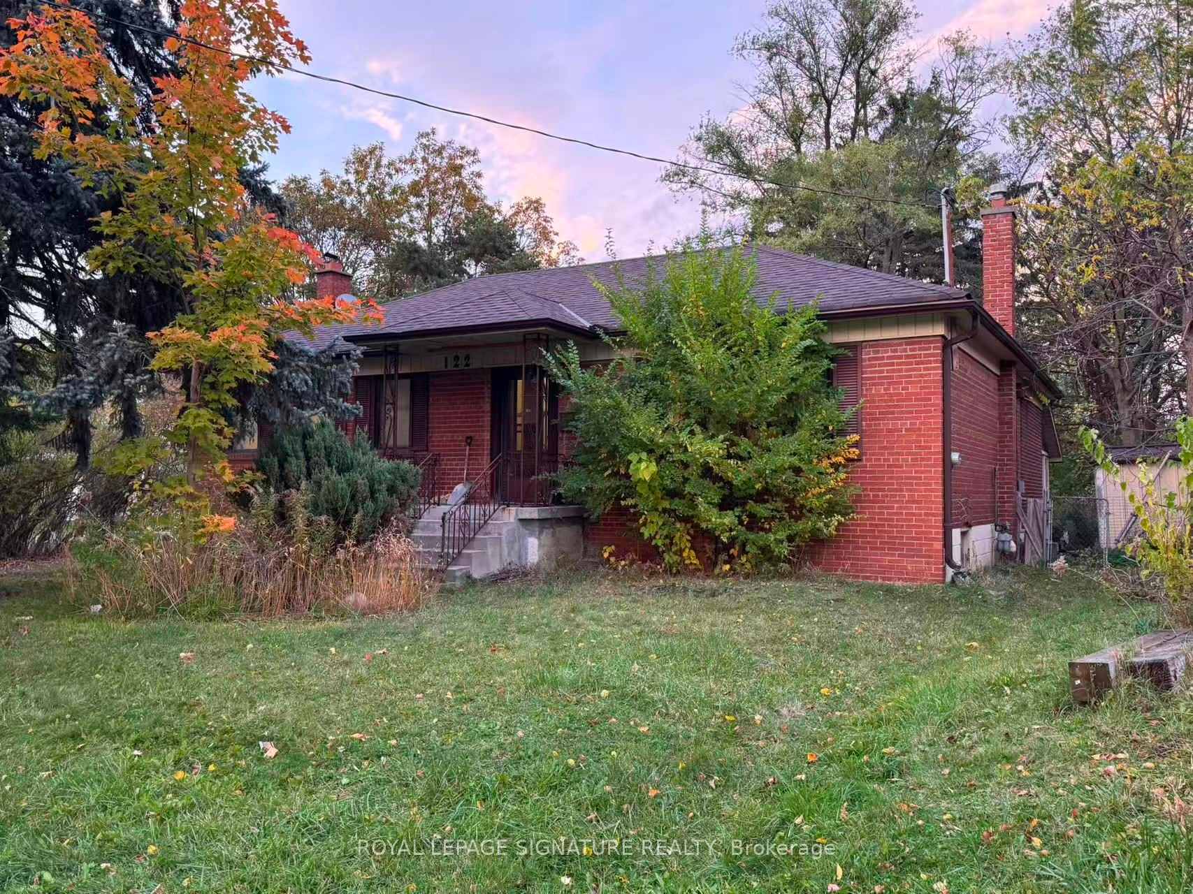 Photo 1 of 122 Earlton Road, Scarborough, Tam O'Shanter-Sullivan — HOMEH