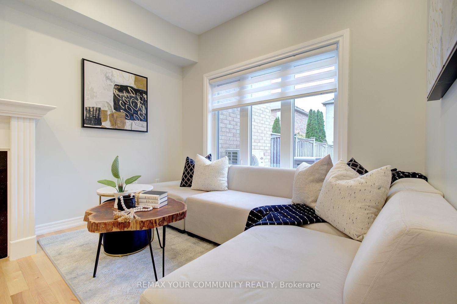 Photo 5 of 186 Lauderdale Drive, Vaughan, Patterson — HOMEH
