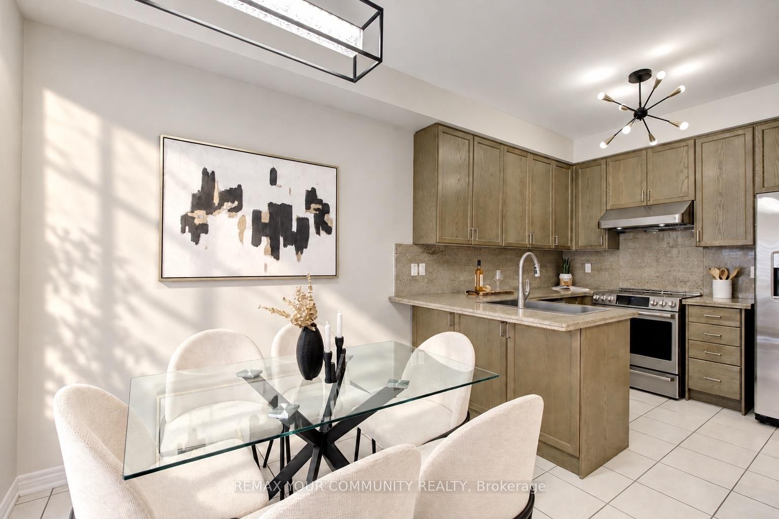 Photo 12 of 186 Lauderdale Drive, Vaughan, Patterson — HOMEH
