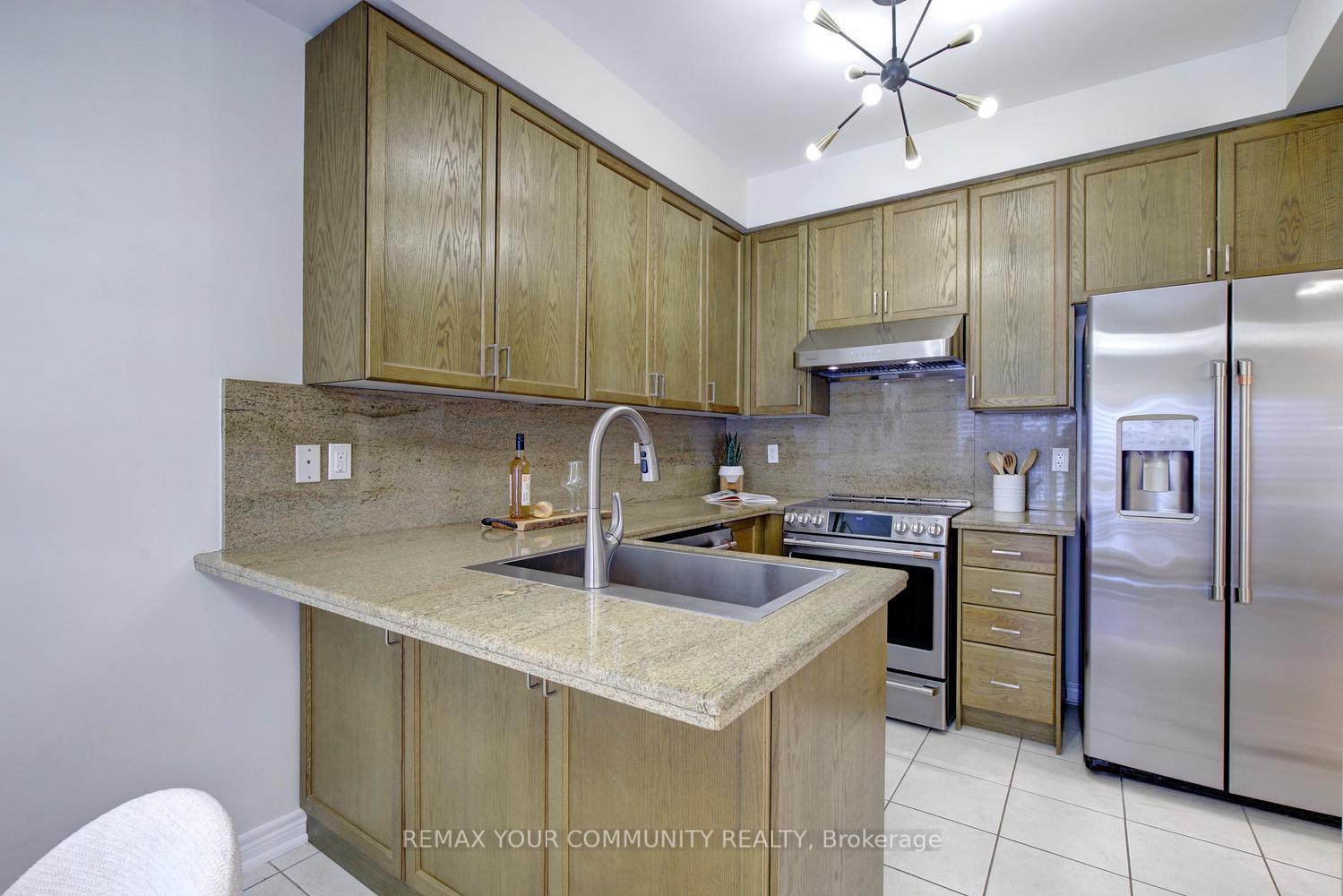 Photo 16 of 186 Lauderdale Drive, Vaughan, Patterson — HOMEH