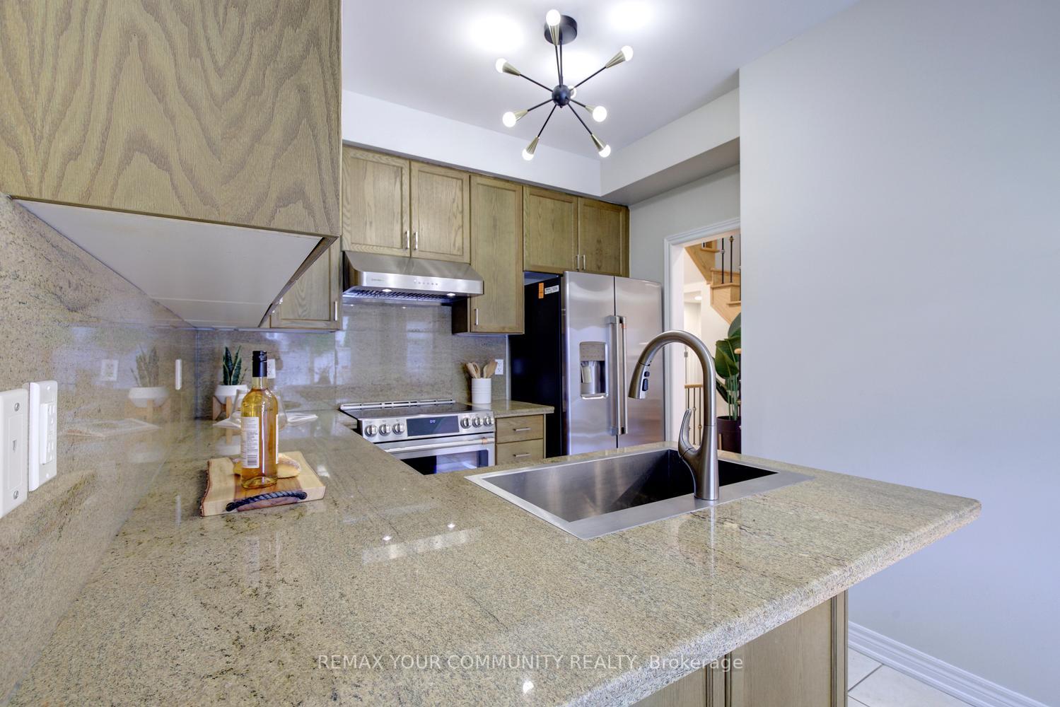 Photo 20 of 186 Lauderdale Drive, Vaughan, Patterson — HOMEH