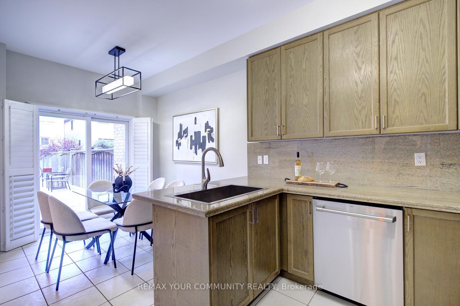 Photo 24 of 186 Lauderdale Drive, Vaughan, Patterson — HOMEH