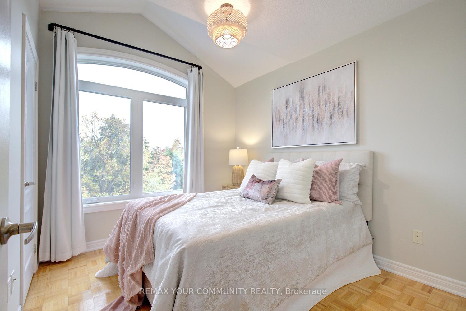 Photo 34 of 186 Lauderdale Drive, Vaughan, Patterson — HOMEH