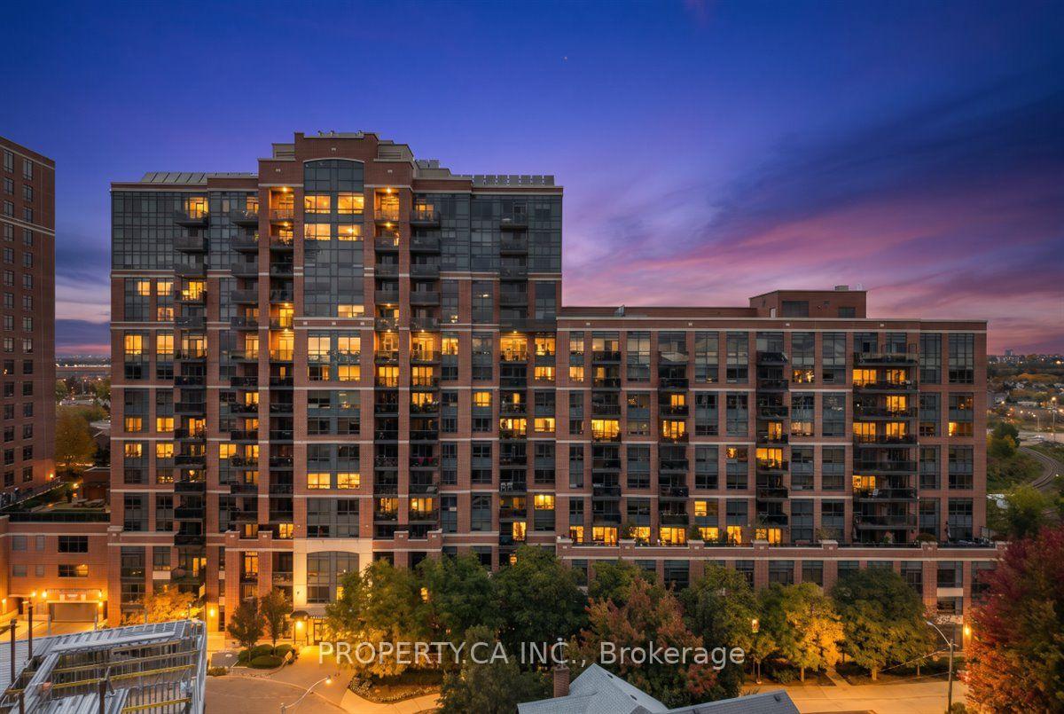 Photo of Unit 822, 61 Heintzman Street