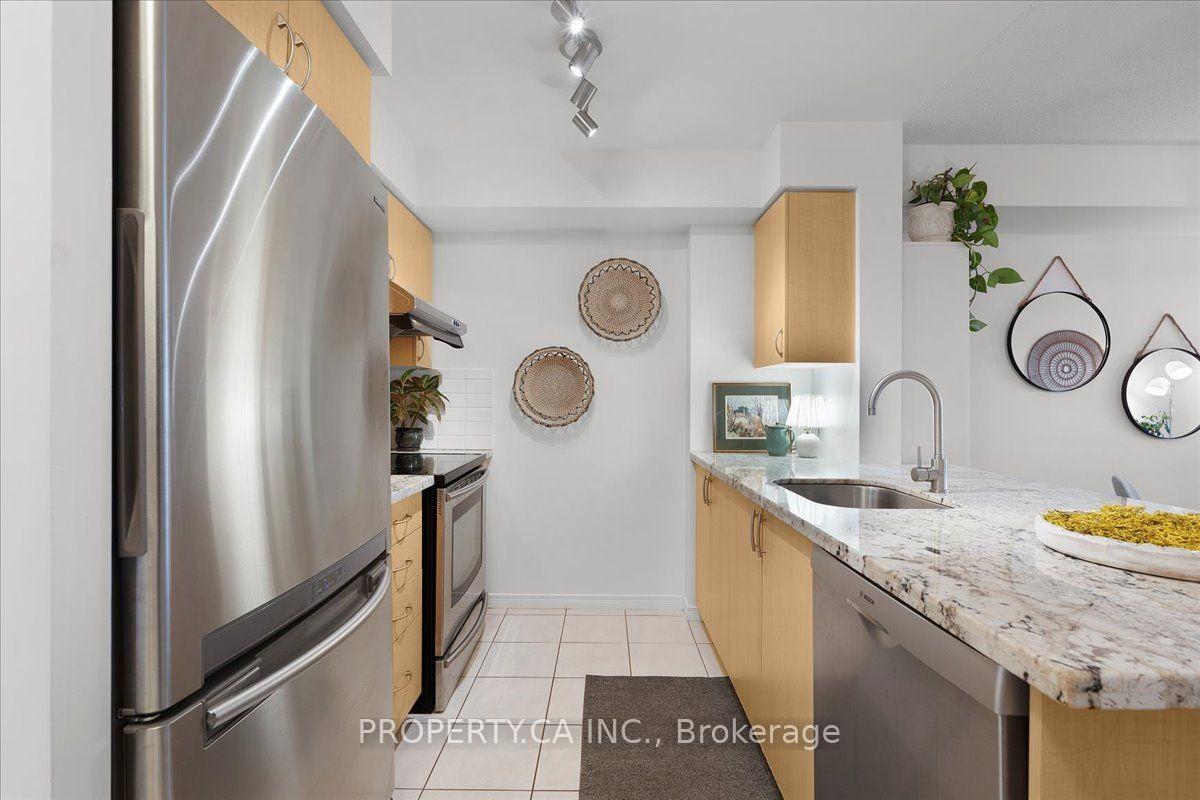 Photo 4 of Unit 822, 61 Heintzman Street, Toronto, Junction Area — HOMEH