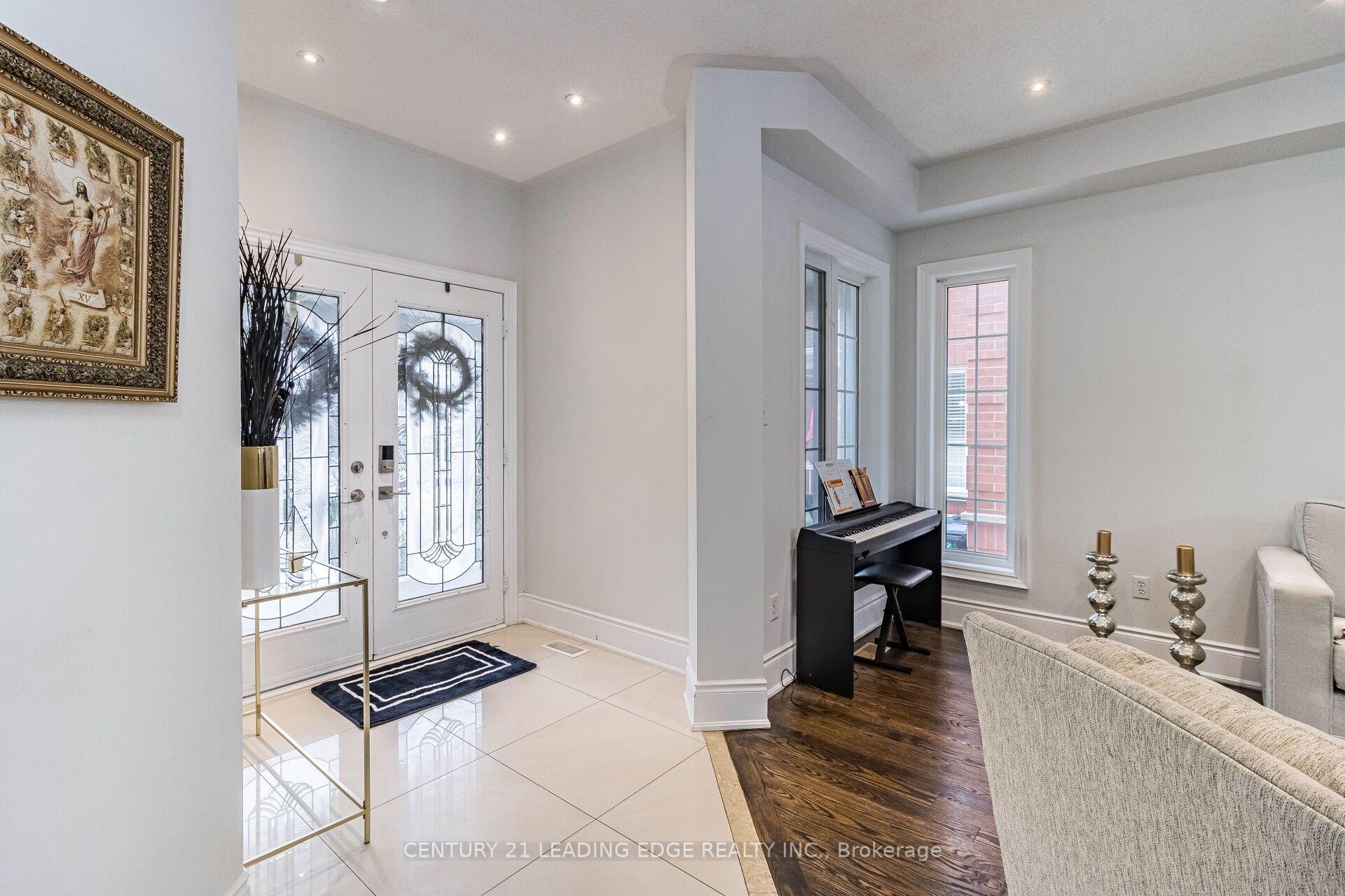 Photo 8 of 3562 Aquinas Avenue, Mississauga, Churchill Meadows — HOMEH