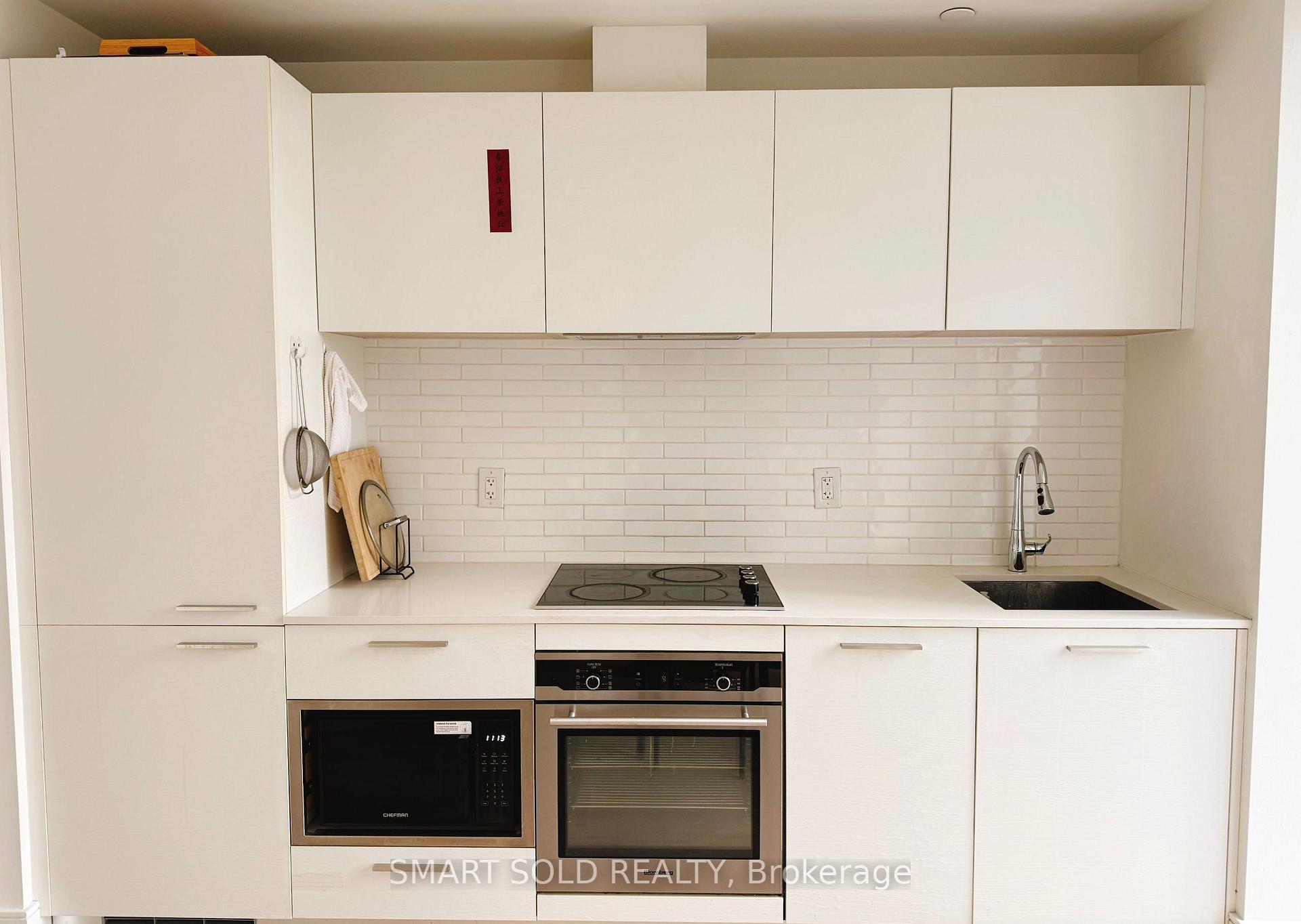 Photo 5 of Unit 817, 3 Gloucester Street, Toronto, Church-Yonge Corridor — HOMEH