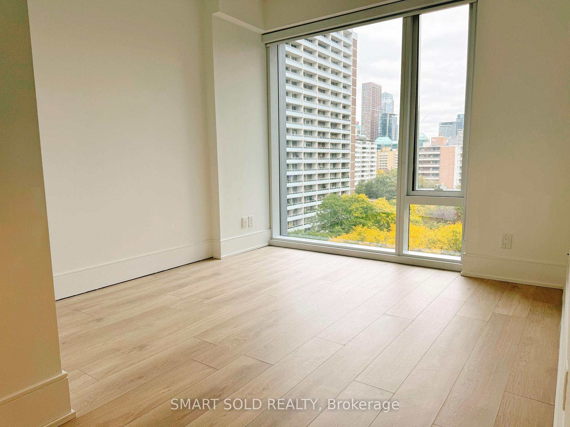 Photo 6 of Unit 817, 3 Gloucester Street, Toronto, Church-Yonge Corridor — HOMEH