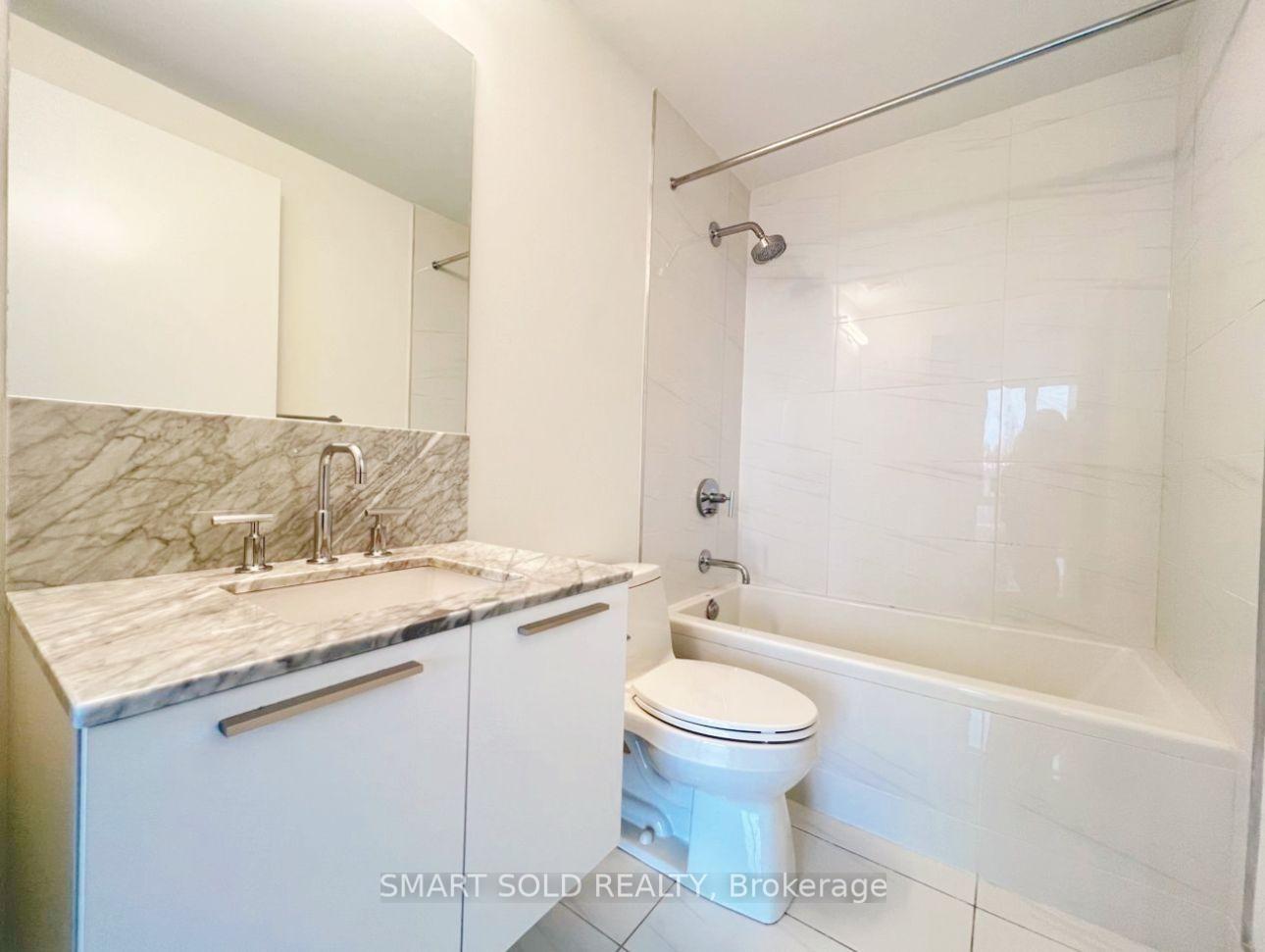 Photo 8 of Unit 817, 3 Gloucester Street, Toronto, Church-Yonge Corridor — HOMEH