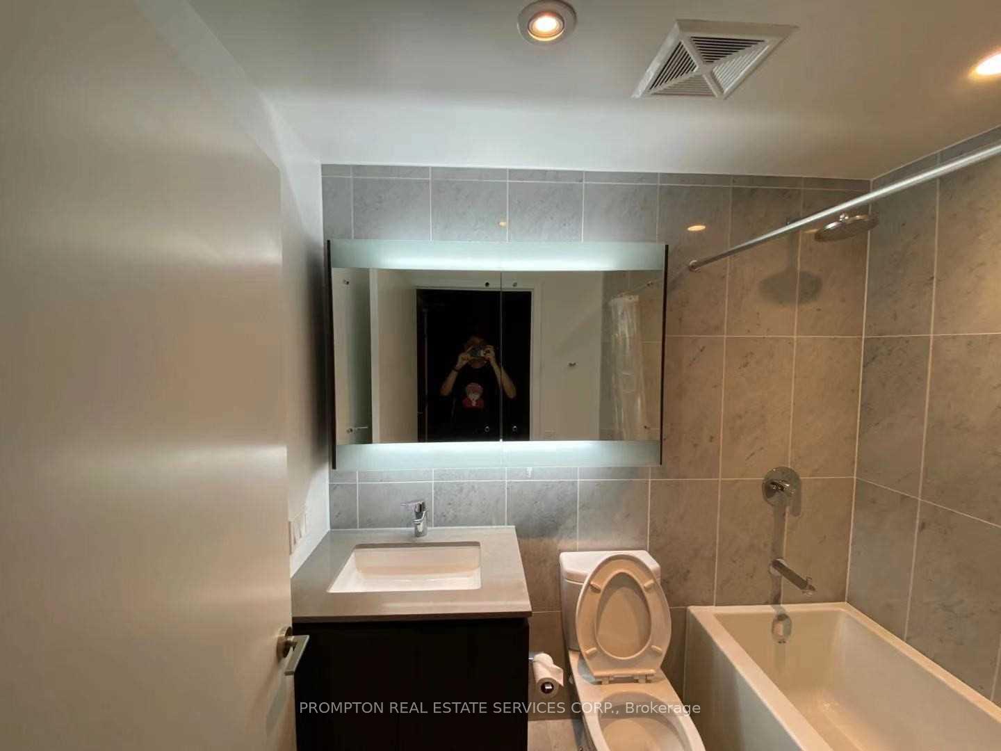 Photo 17 of Unit 3303, 117 McMahon Drive, North York, Bayview Village — HOMEH