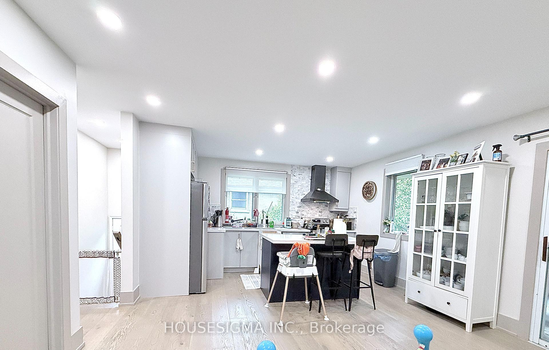 Photo 17 of 335 Lees Lane, Oakville, West — HOMEH
