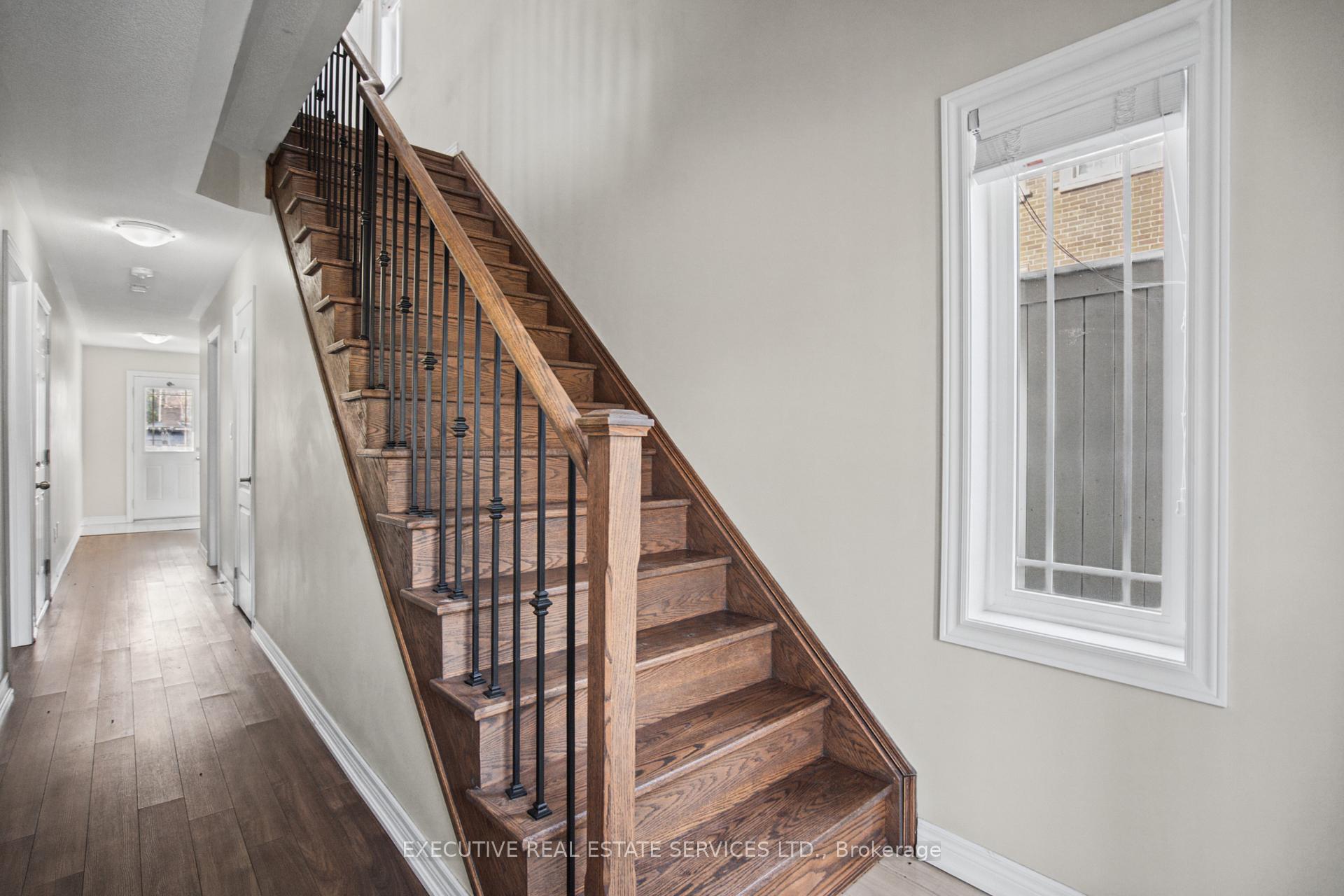 Photo 18 of 20 Waterstone Way, Whitby, Williamsburg — HOMEH