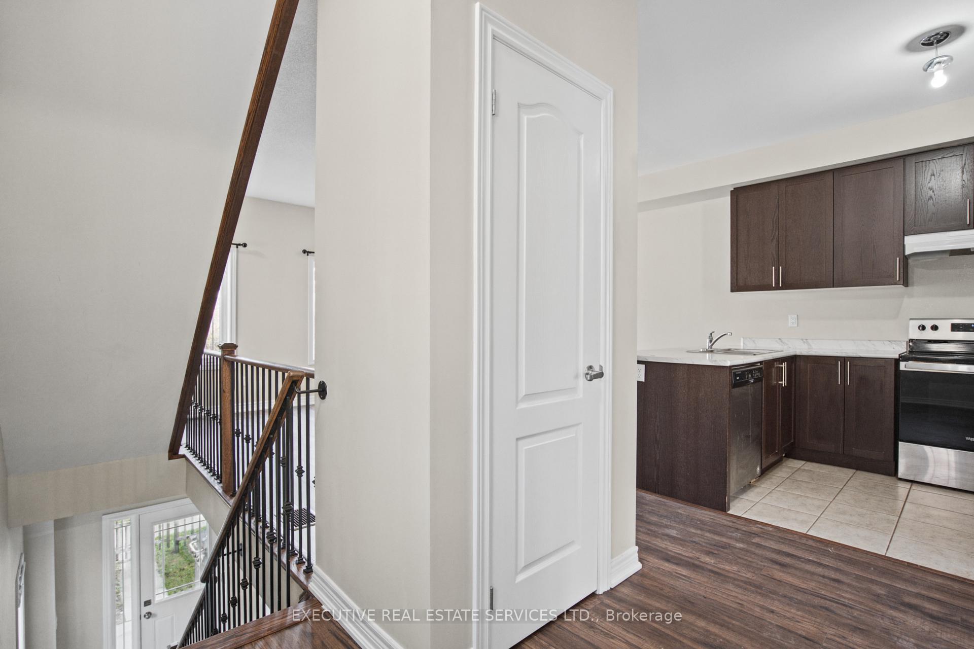 Photo 19 of 20 Waterstone Way, Whitby, Williamsburg — HOMEH