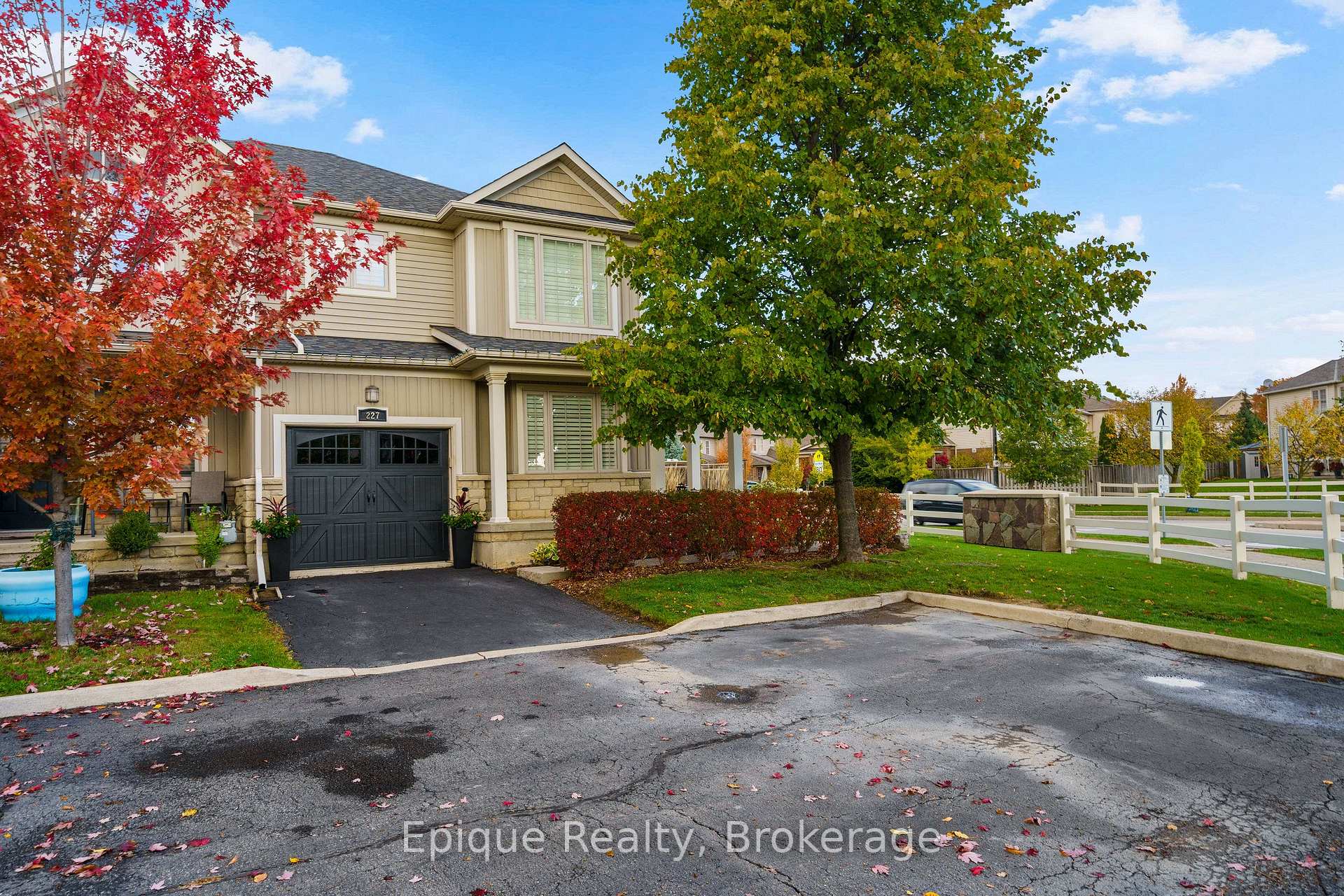 Photo 2 of 227 Fall Fair Way, Hamilton, Binbrook — HOMEH