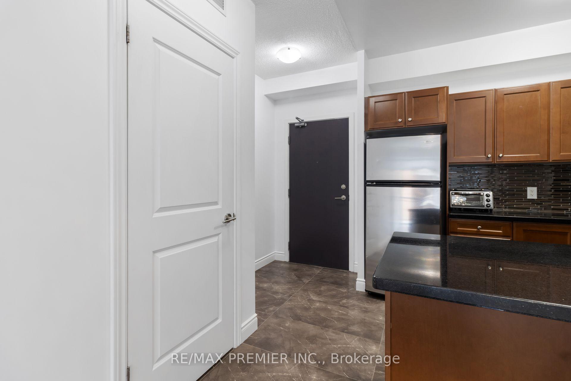 Photo 11 of Unit 407, 281 Woodbridge Avenue, Vaughan, West Woodbridge — HOMEH