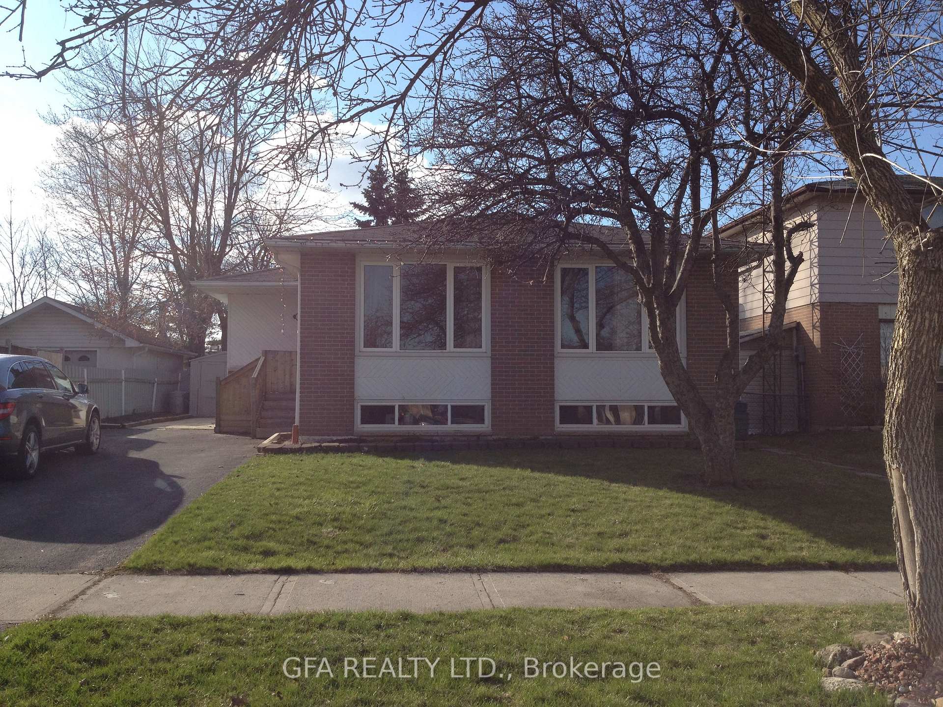 Photo 1 of 30 Reigate Avenue, Brampton, Madoc — HOMEH