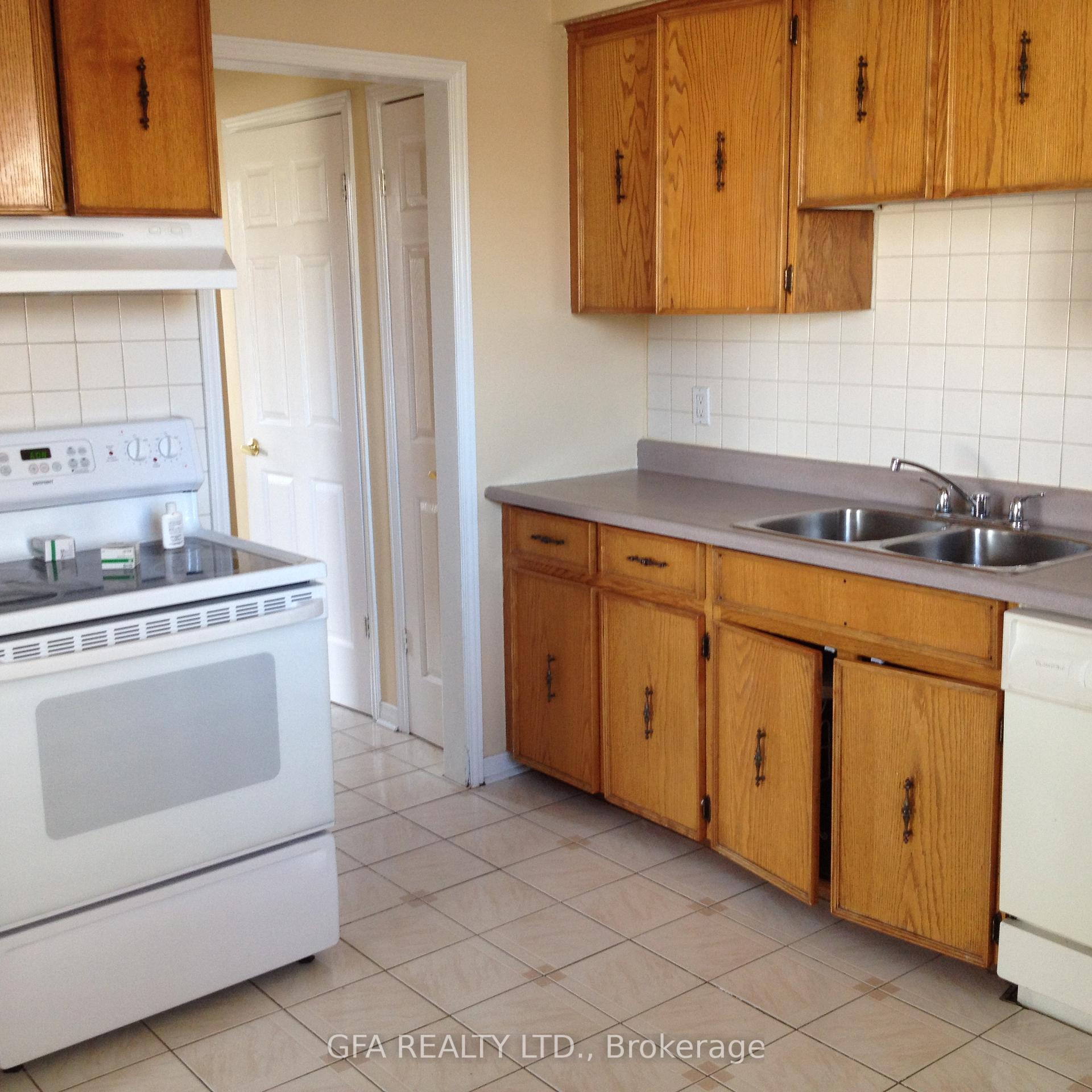 Photo 4 of 30 Reigate Avenue, Brampton, Madoc — HOMEH