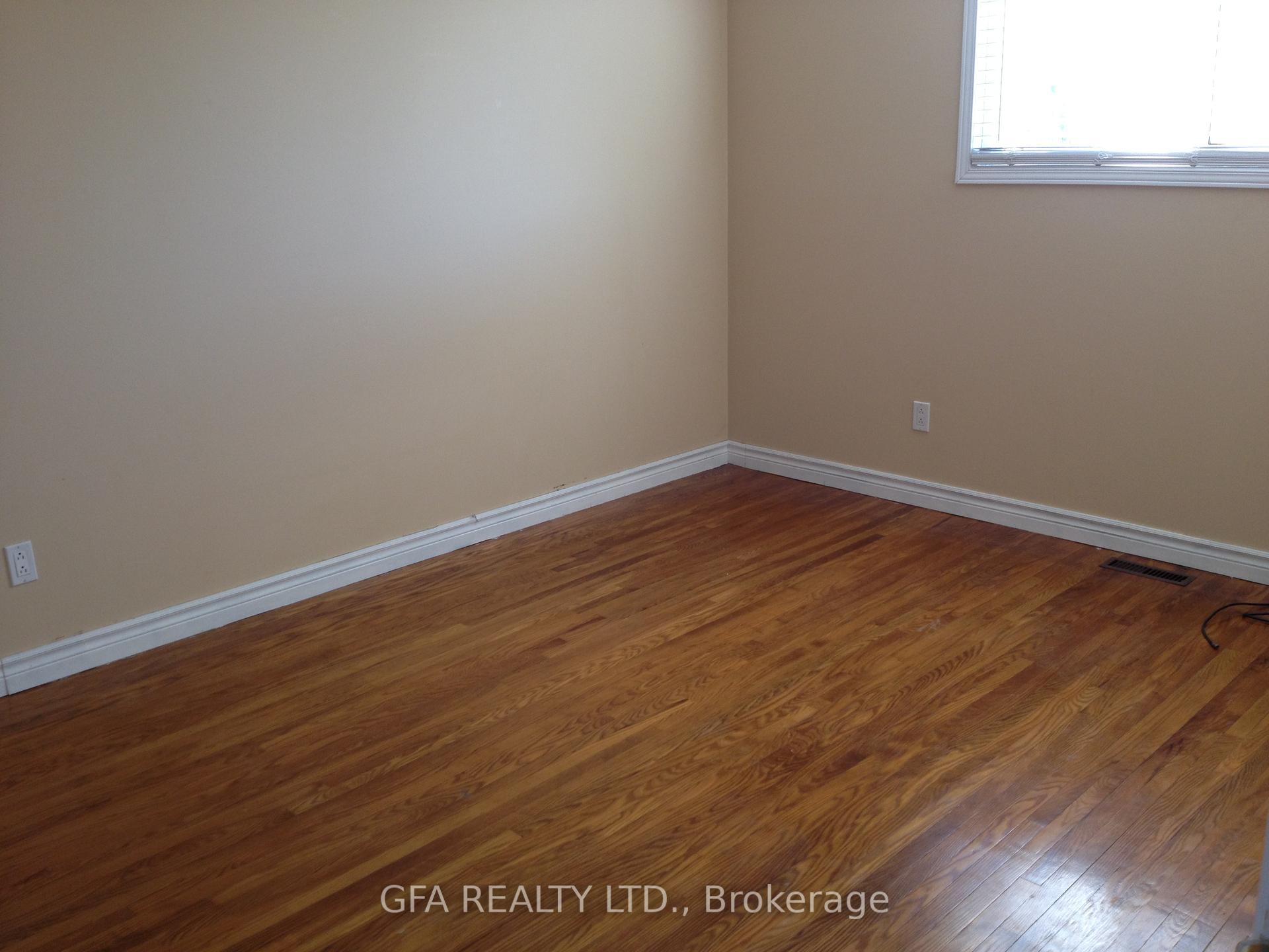 Photo 7 of 30 Reigate Avenue, Brampton, Madoc — HOMEH
