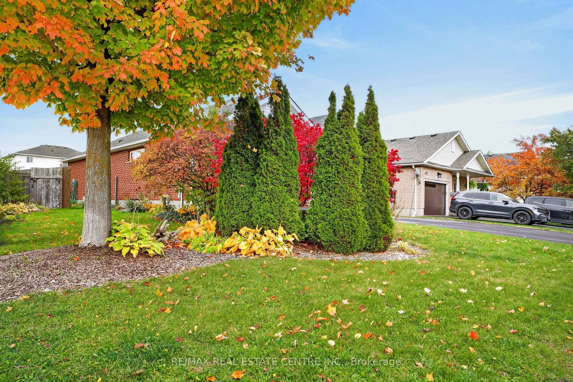 Photo 6 of 10 Pattison Place, Centre Wellington, Fergus — HOMEH