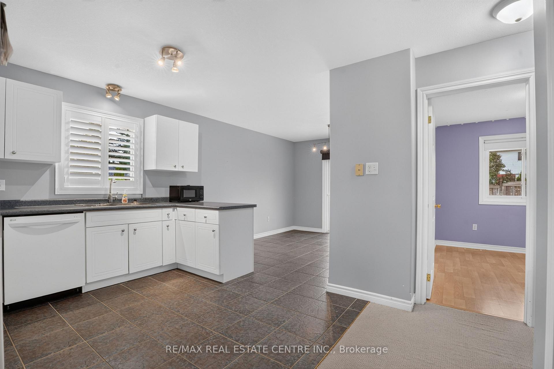 Photo 13 of 10 Pattison Place, Centre Wellington, Fergus — HOMEH