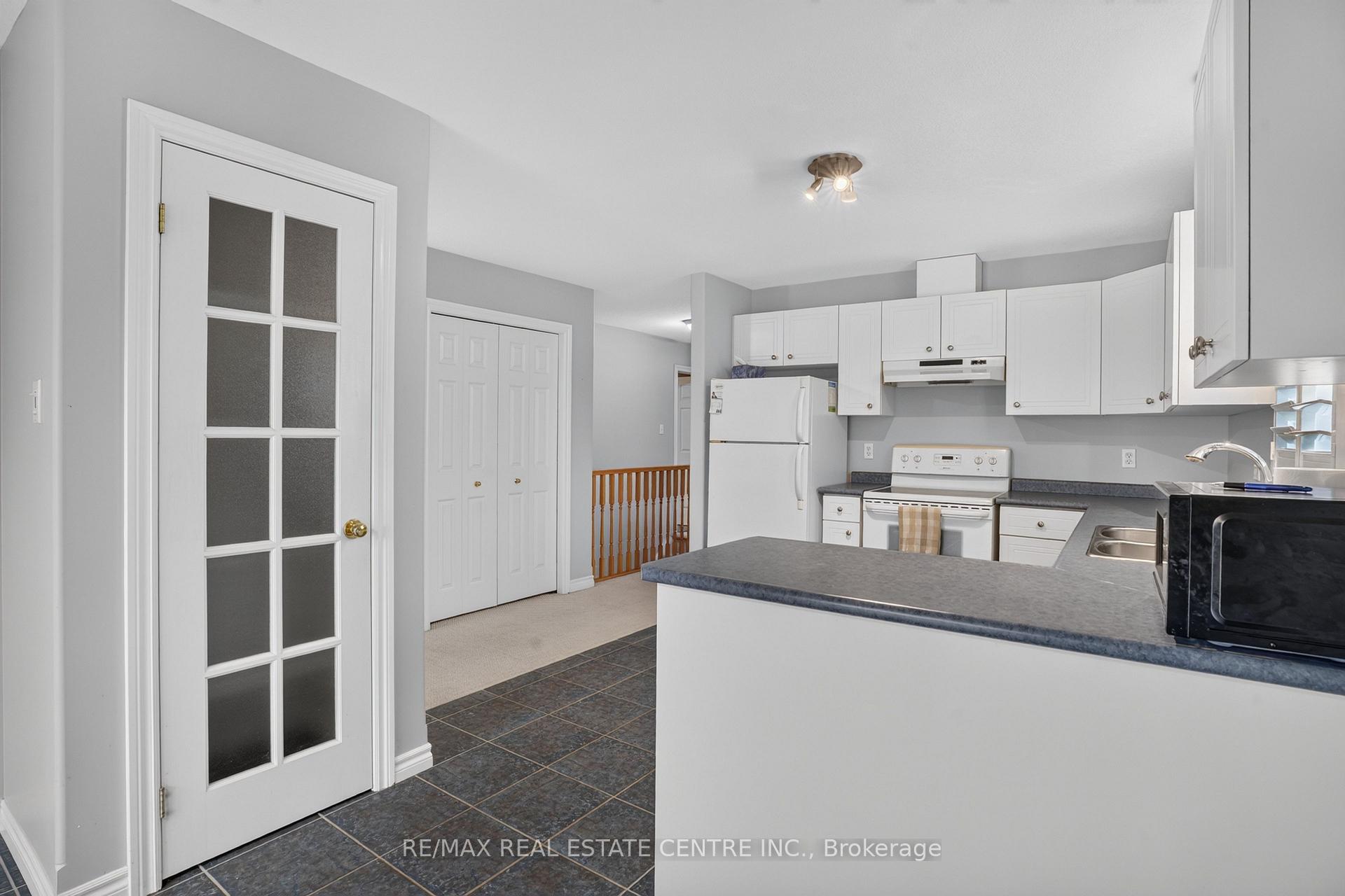Photo 16 of 10 Pattison Place, Centre Wellington, Fergus — HOMEH