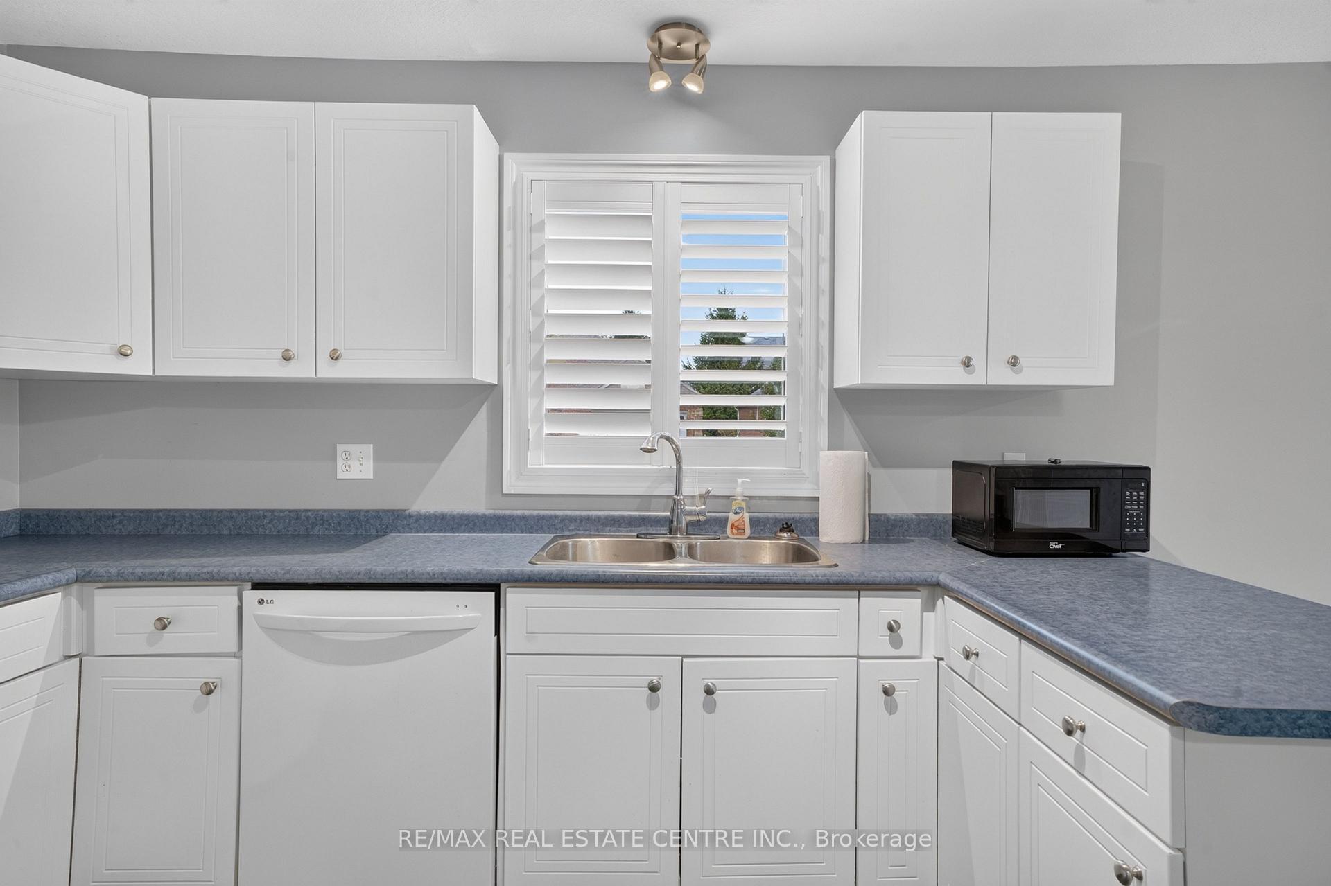 Photo 17 of 10 Pattison Place, Centre Wellington, Fergus — HOMEH