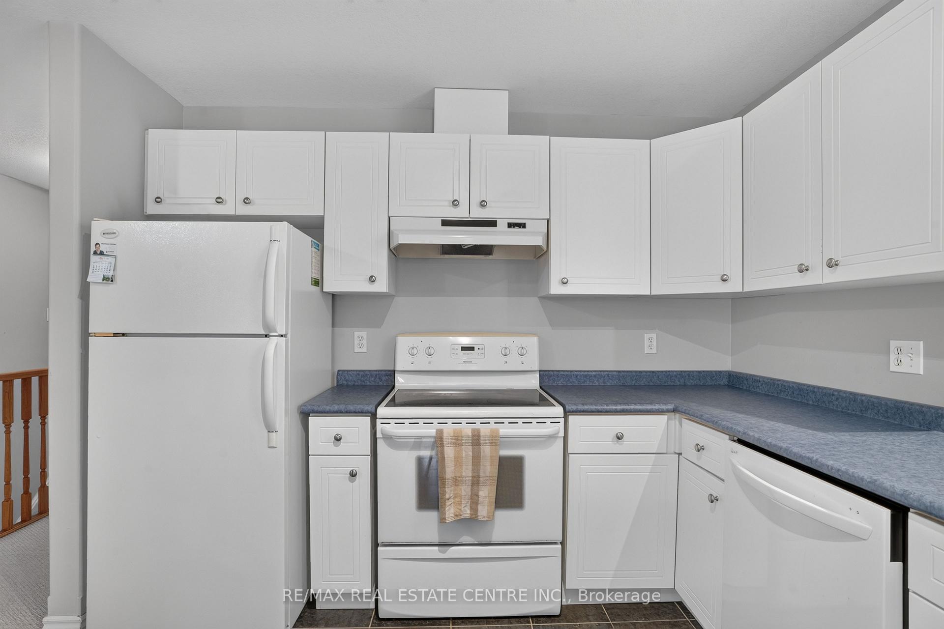 Photo 18 of 10 Pattison Place, Centre Wellington, Fergus — HOMEH