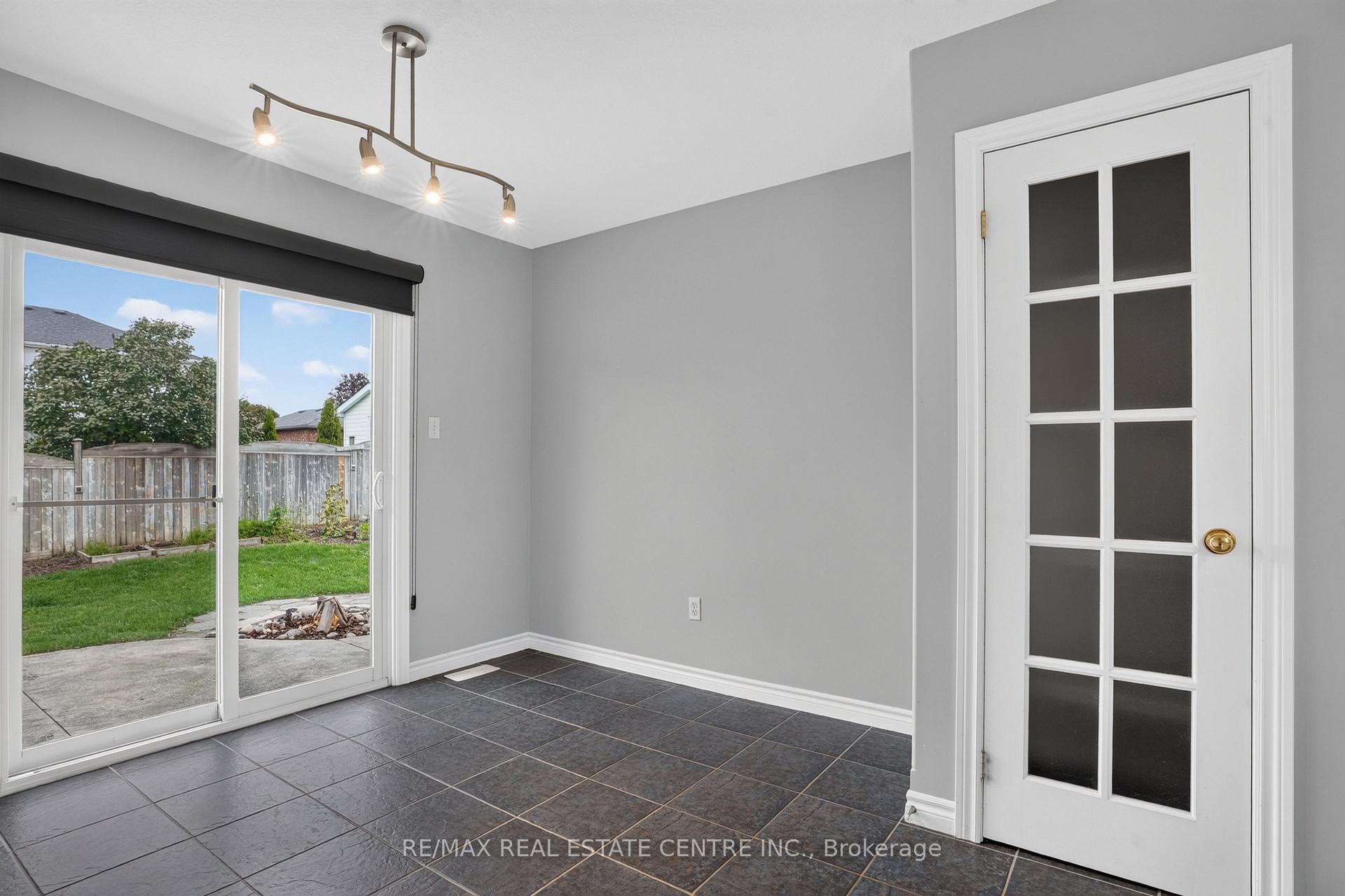 Photo 19 of 10 Pattison Place, Centre Wellington, Fergus — HOMEH
