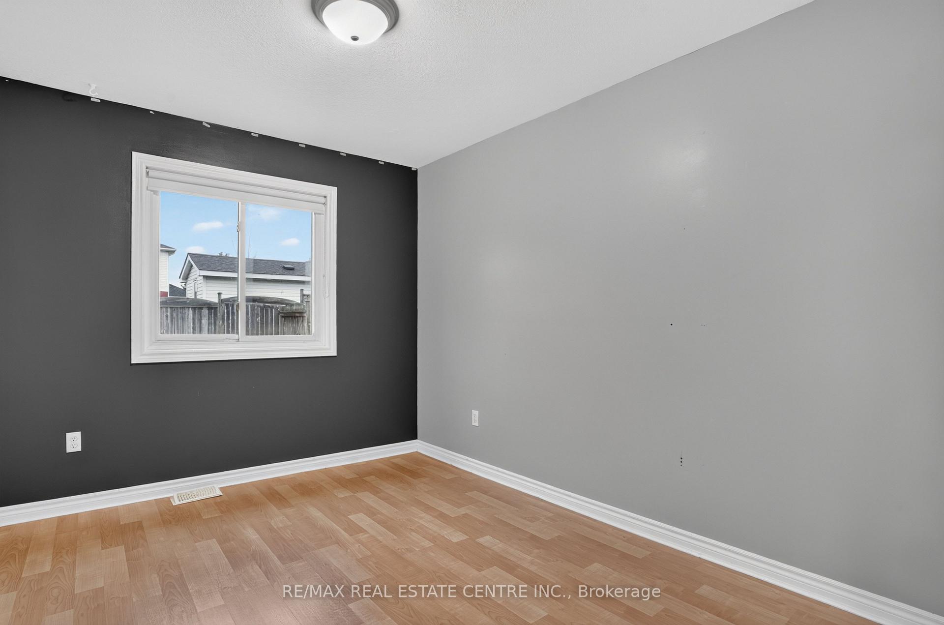 Photo 33 of 10 Pattison Place, Centre Wellington, Fergus — HOMEH