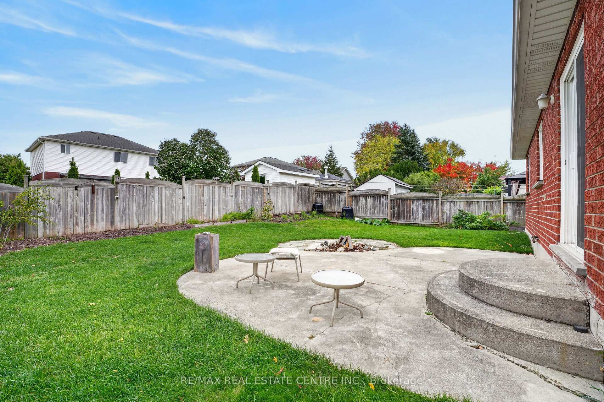Photo 42 of 10 Pattison Place, Centre Wellington, Fergus — HOMEH