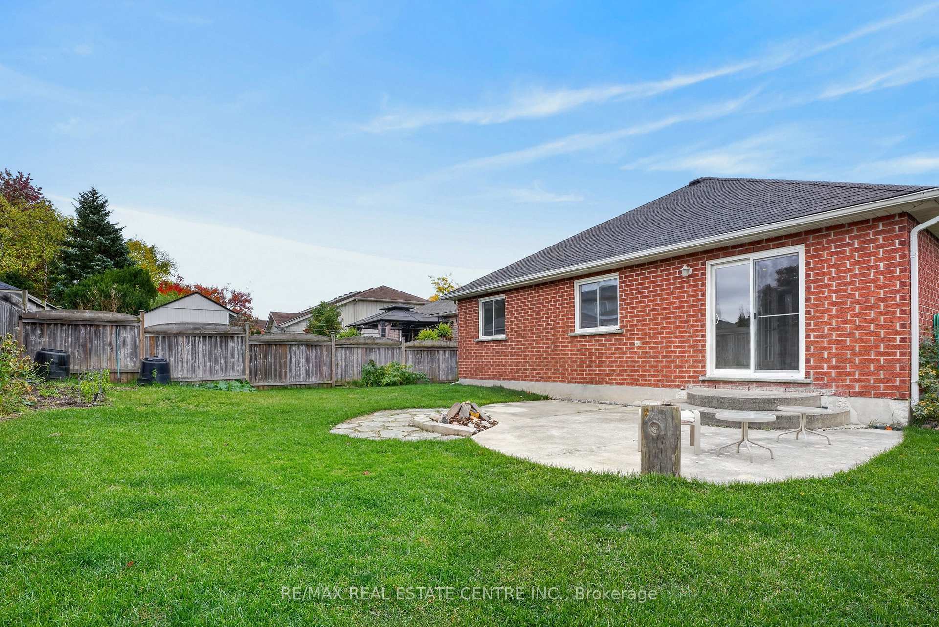 Photo 44 of 10 Pattison Place, Centre Wellington, Fergus — HOMEH