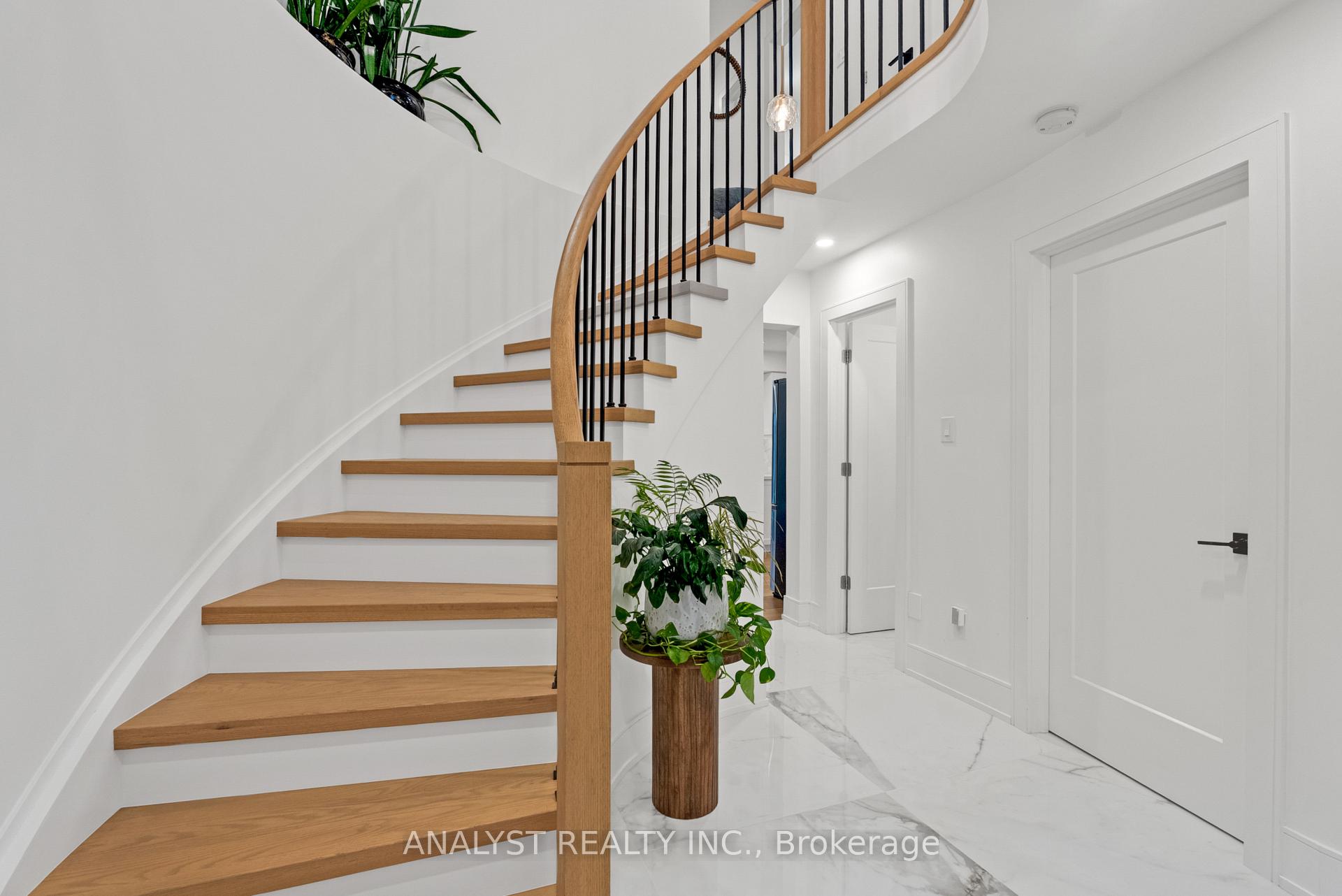 Photo 5 of 7 Compton Court, Caledon, Bolton East — HOMEH