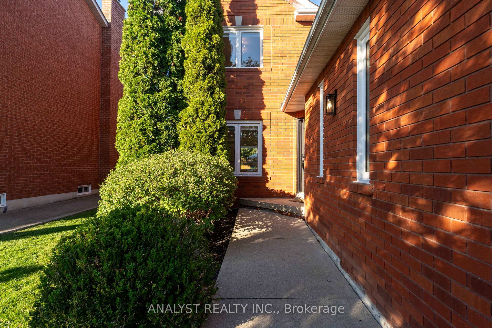 Photo 30 of 7 Compton Court, Caledon, Bolton East — HOMEH