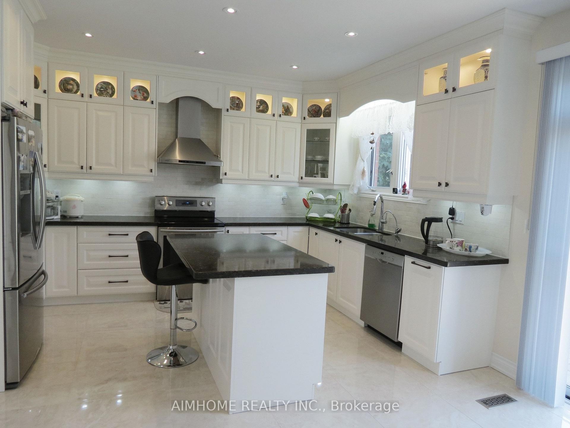 Photo 12 of 102 Farmstead Road, Richmond Hill, Rouge Woods — HOMEH