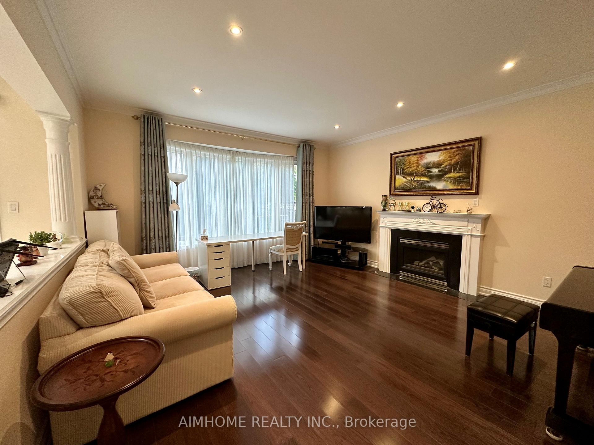 Photo 17 of 102 Farmstead Road, Richmond Hill, Rouge Woods — HOMEH