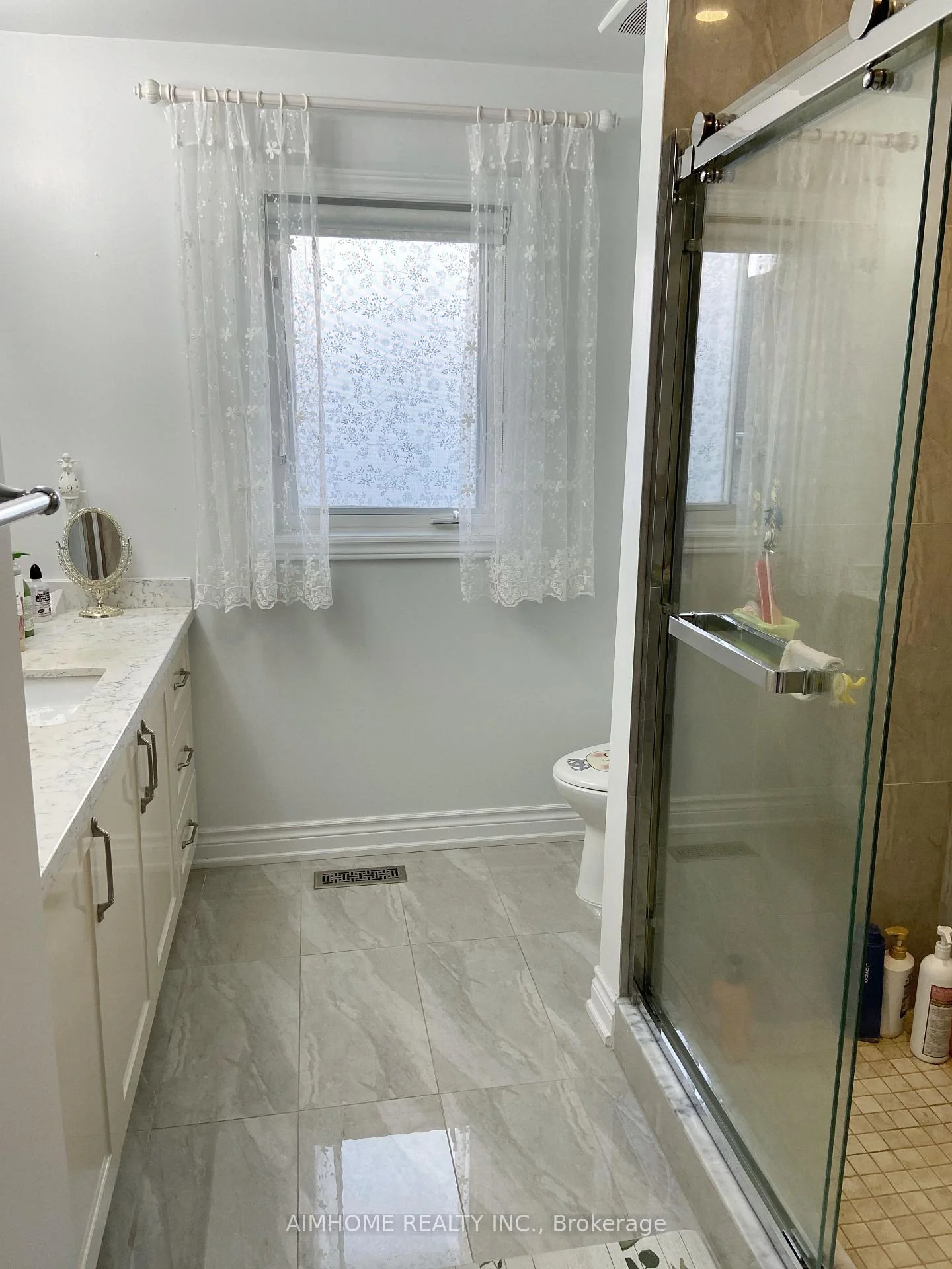 Photo 16 of 102 Farmstead Road, Richmond Hill, Rouge Woods — HOMEH