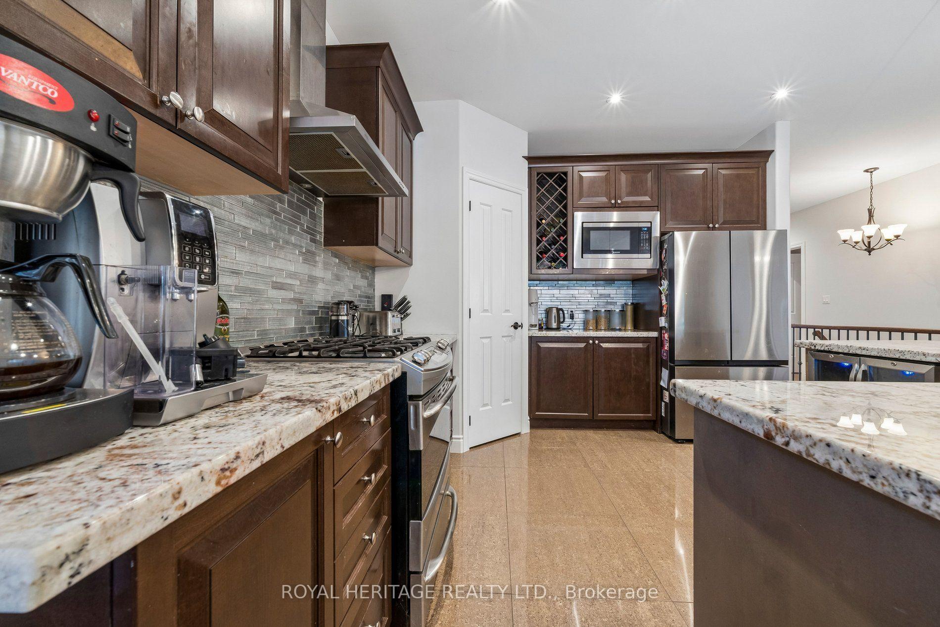 Photo 9 of 51 Gloria Crescent, Whitby, Williamsburg — HOMEH